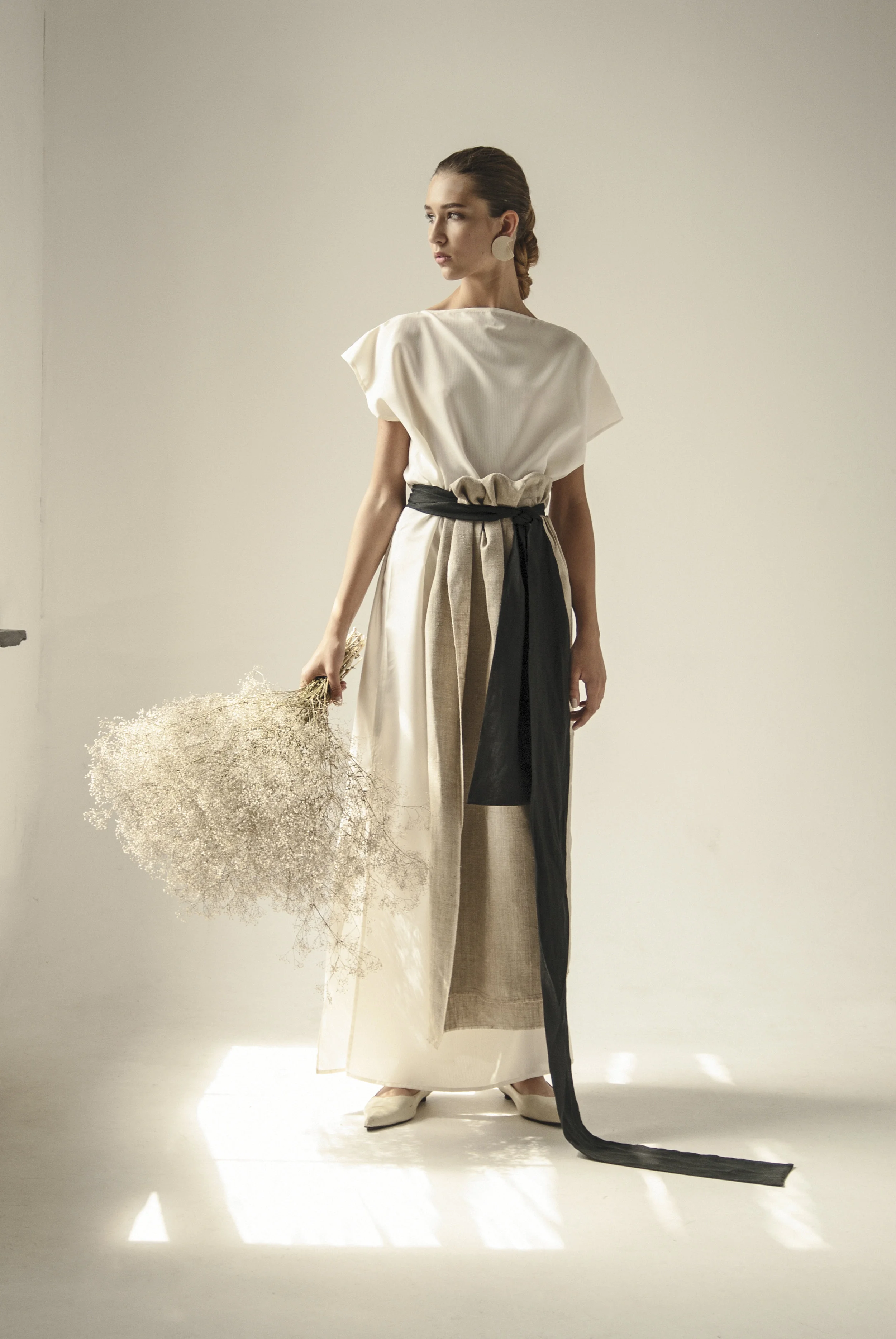 km-by-lange-zapaska-motanka-black-belt-raw-dress-gown-0003.jpg