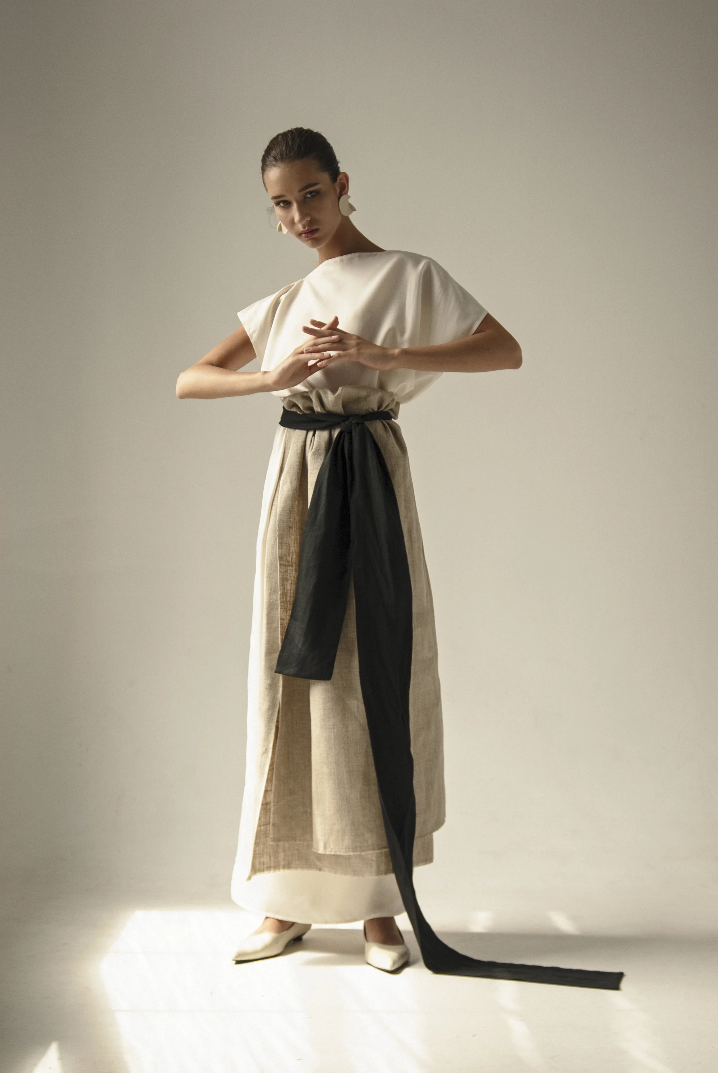 km-by-lange-zapaska-motanka-black-belt-raw-dress-gown-0006.jpg