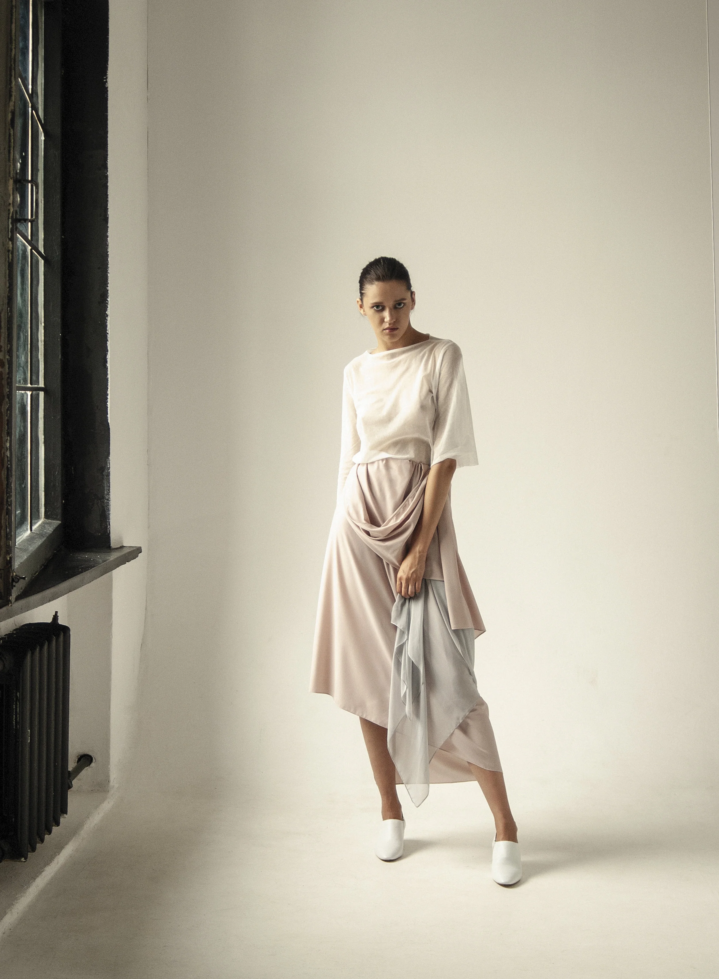 km-by-lange-hvozty-silk-vintage-fabric-gra-rose-skirt-0010.jpg