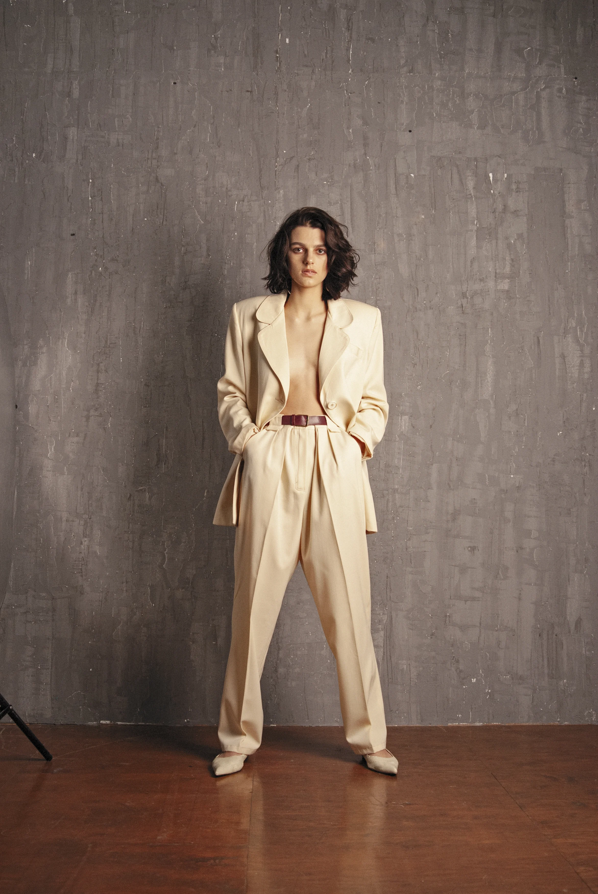 WOOL CREAM GENTLEWOMAN PANTSUIT — K M 