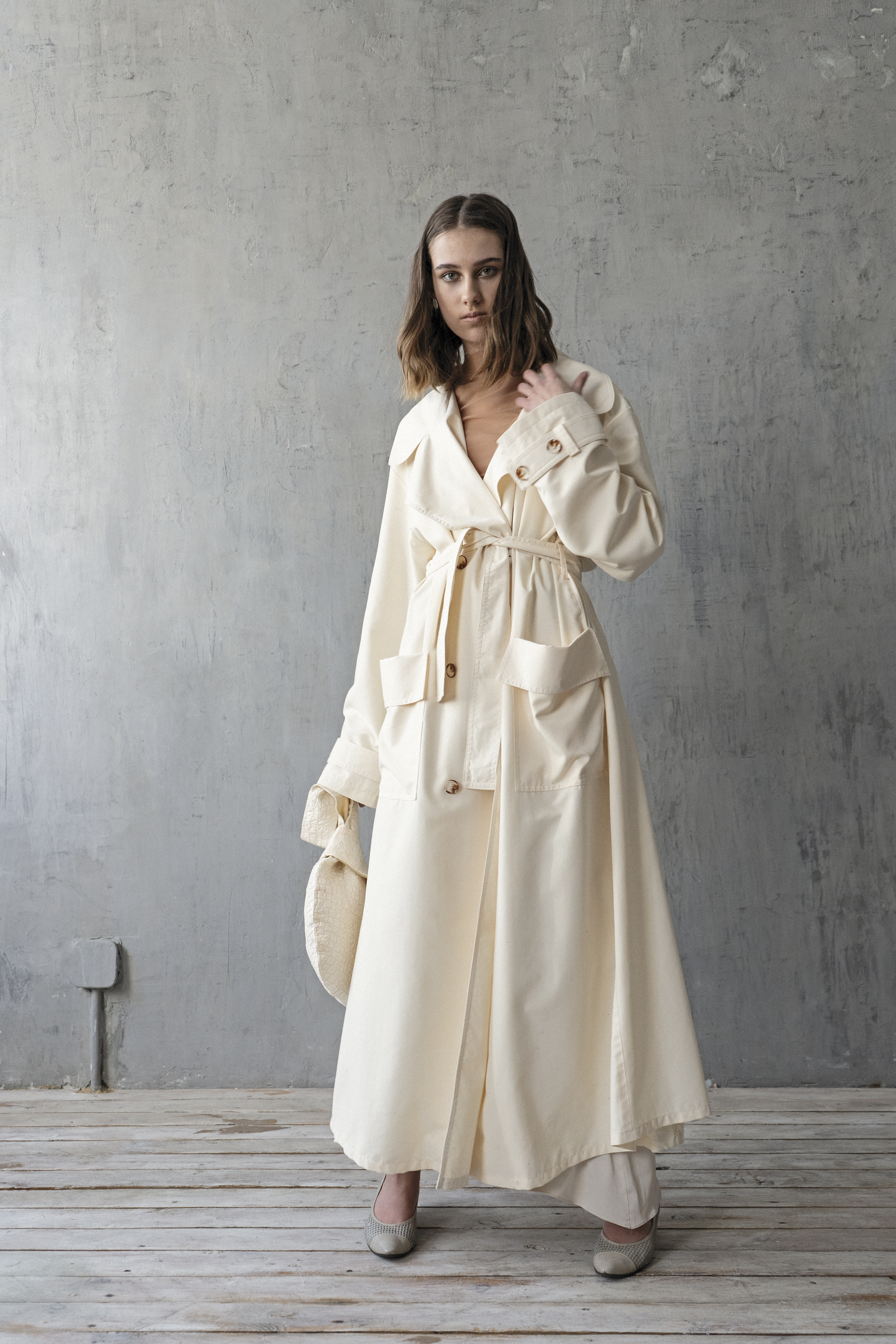 CREAM OVERSIZE CLASSIC TRENCH COAT — K M by L A N G E