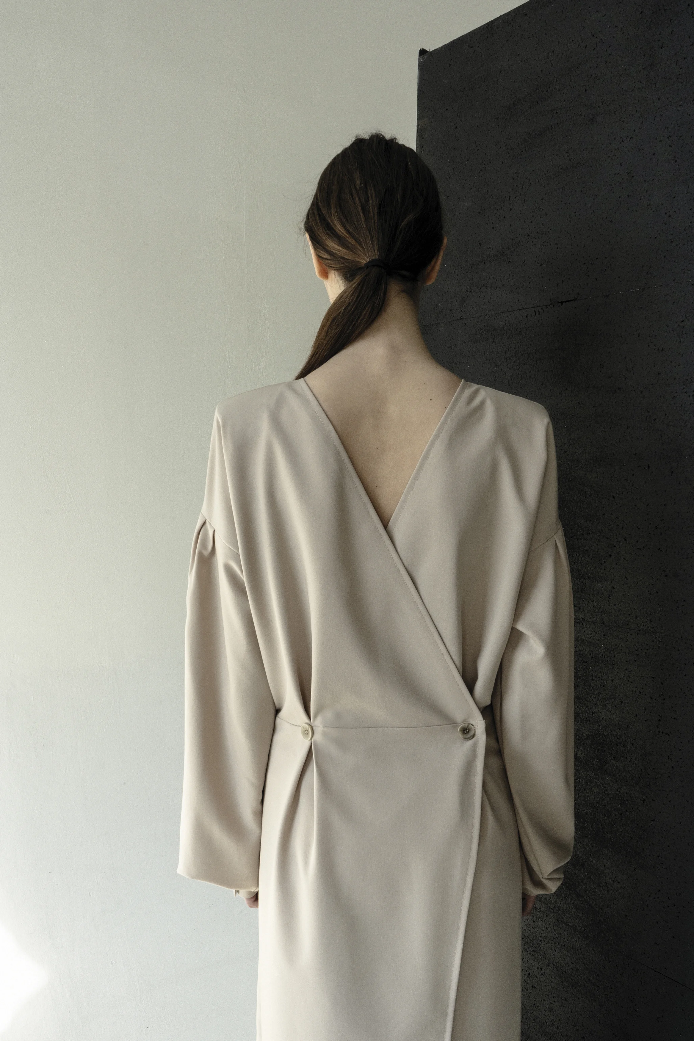 km-by-lange-caramel-padded-shoulders-open-back-dress-0002.jpg