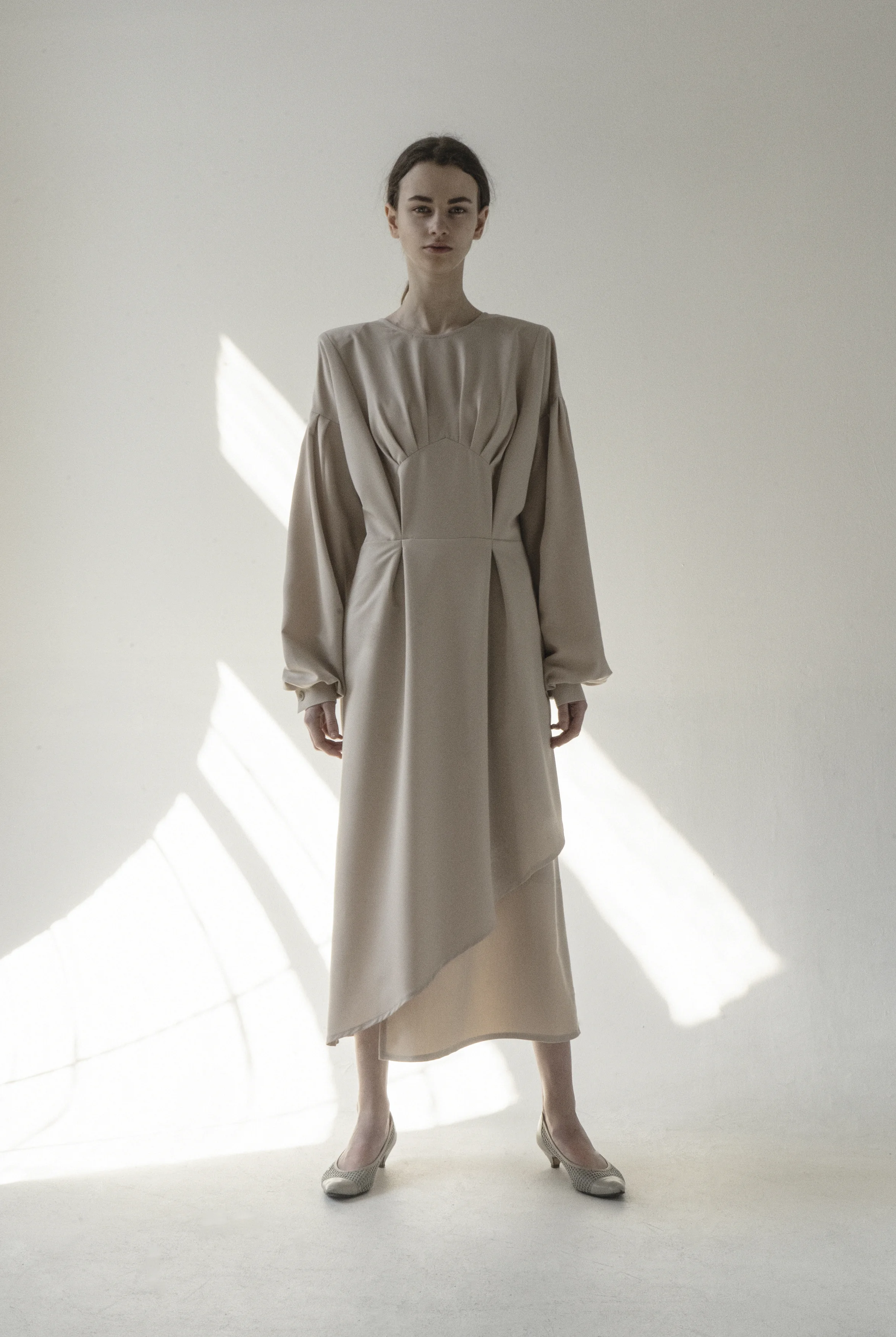km-by-lange-caramel-padded-shoulders-open-back-dress-0005.jpg