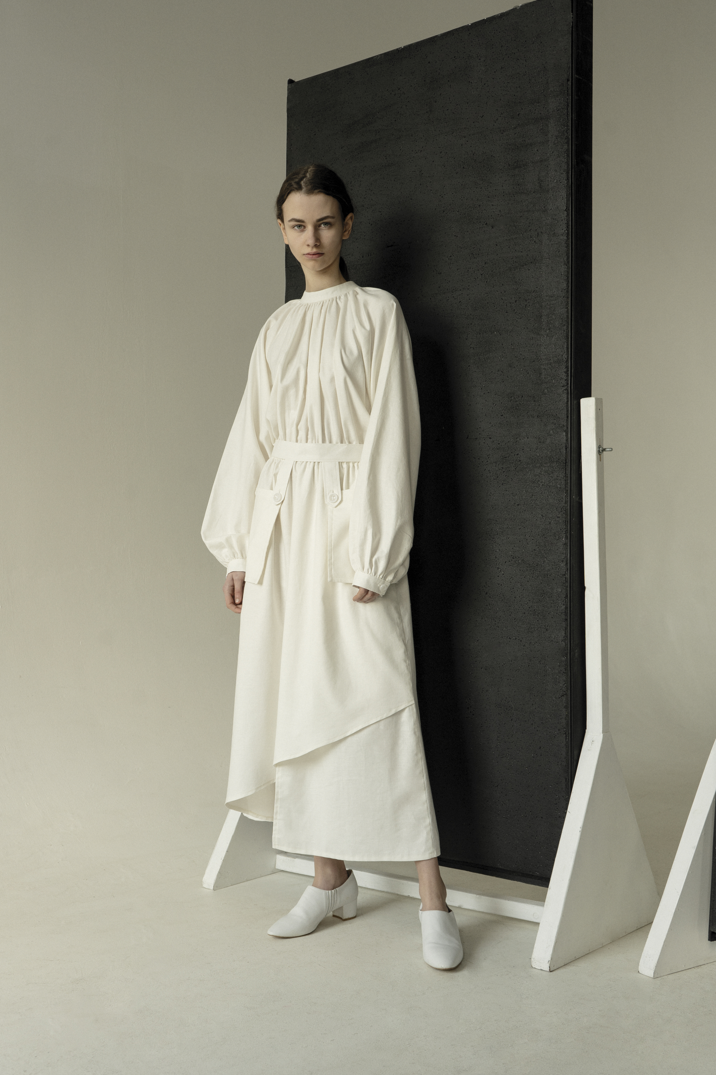 CREAM PEASANT OPEN BACK DRESS  K M by L A N G E