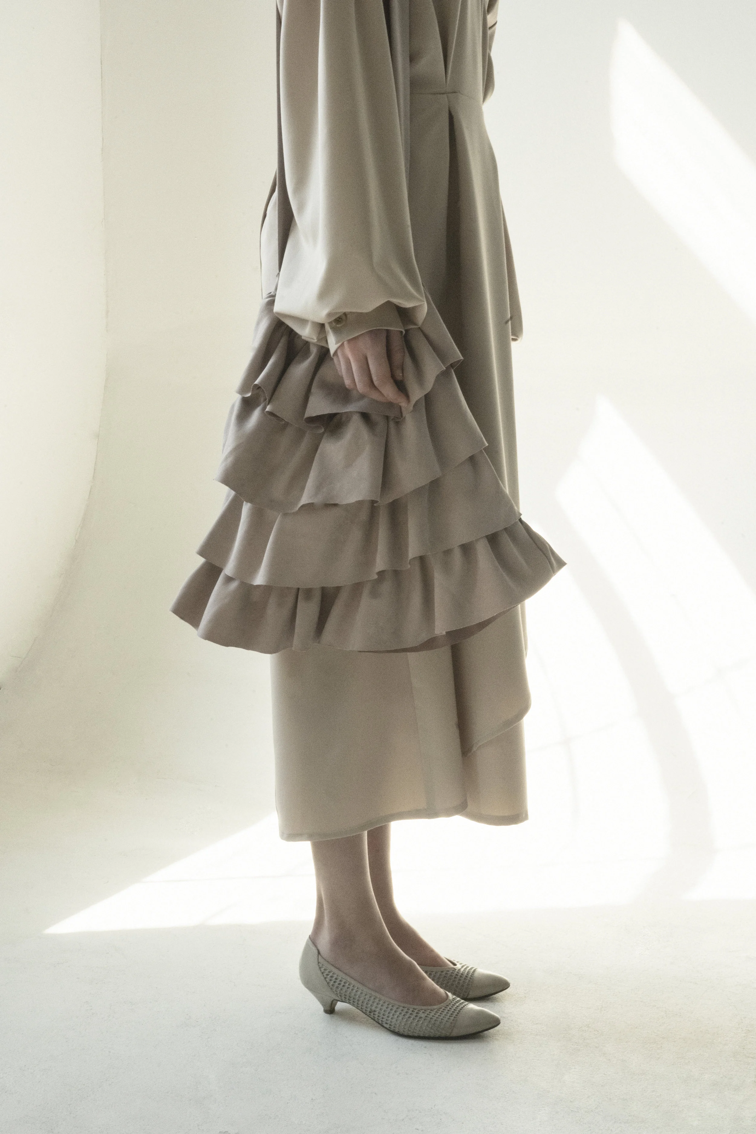 km-by-lange-jule-ruffle-caramel-bag-0004.jpg