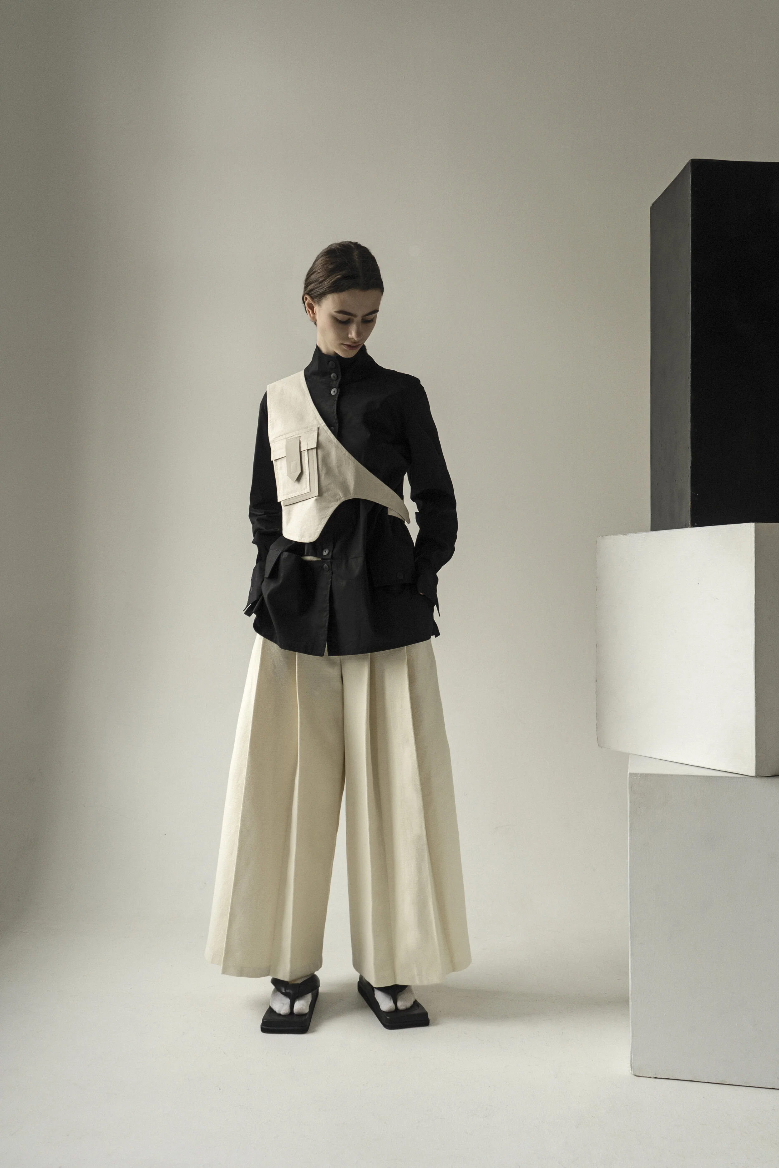 km-by-lange-off-white-one-shoulder-asymmetrical-vest-0000.jpg