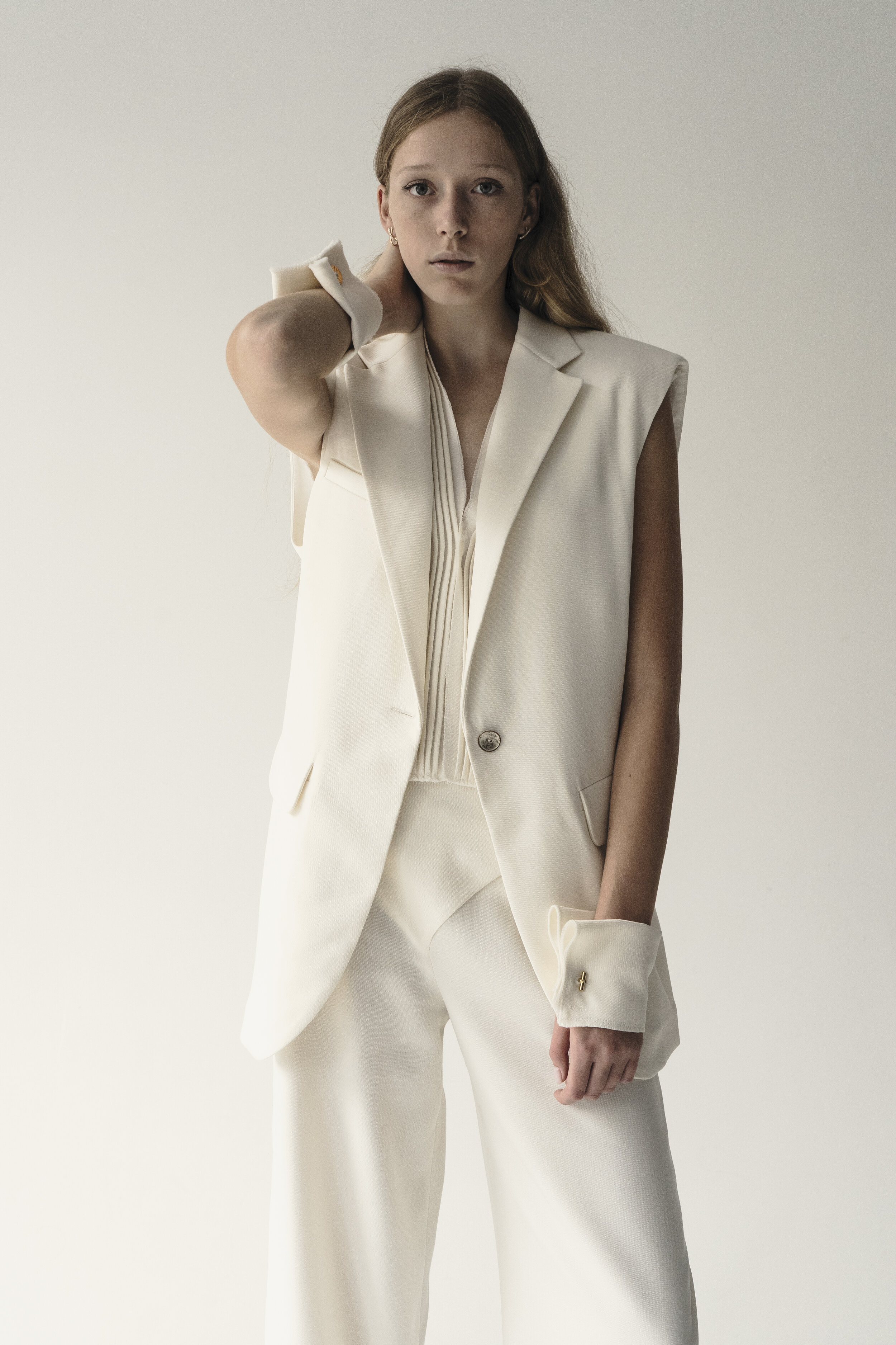 CREAM WOOL MARRY ME SLEVELESS JACKET — K M by L A N G E