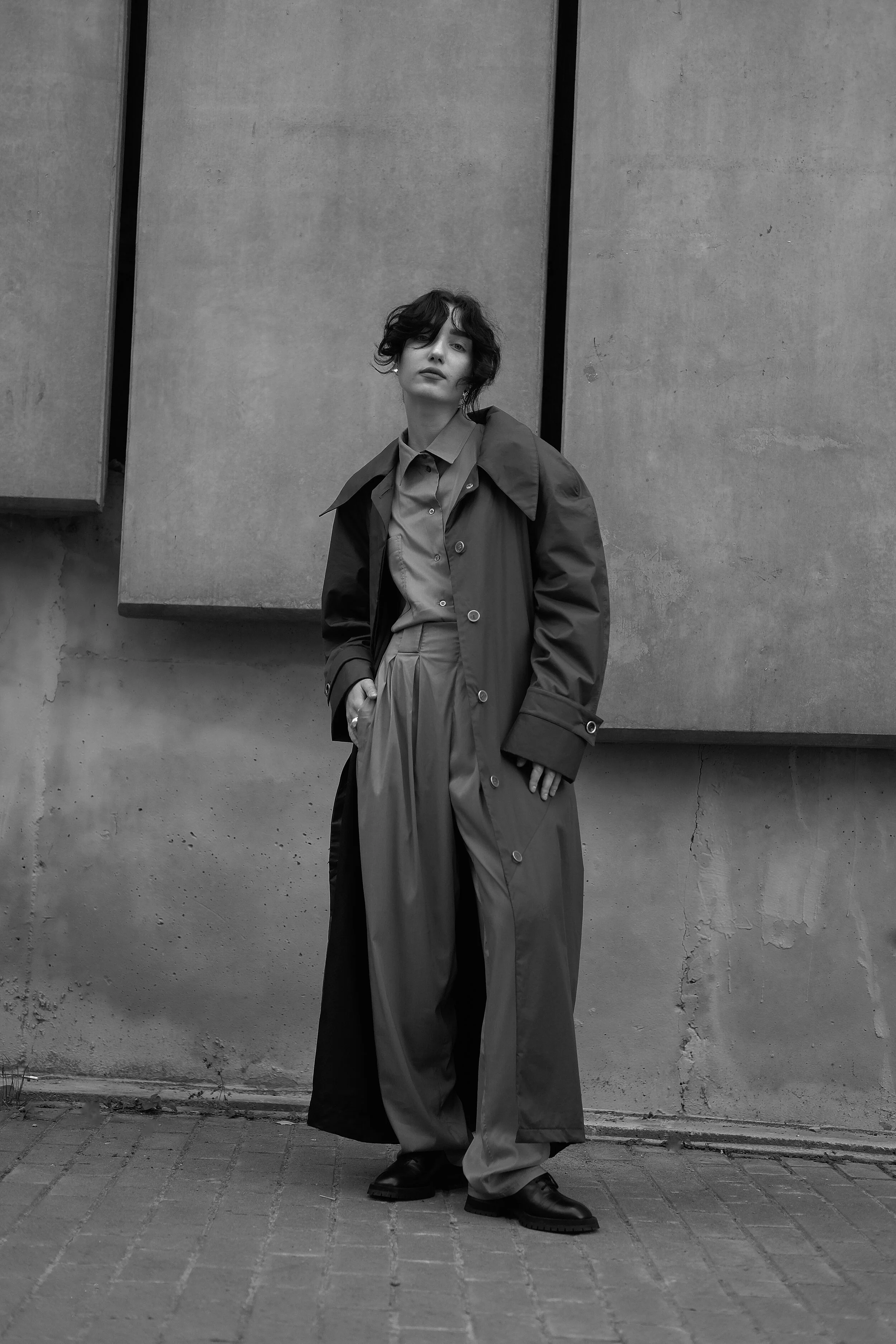 KAMENETS GRAFITE POINTED COLLAR TRENCH