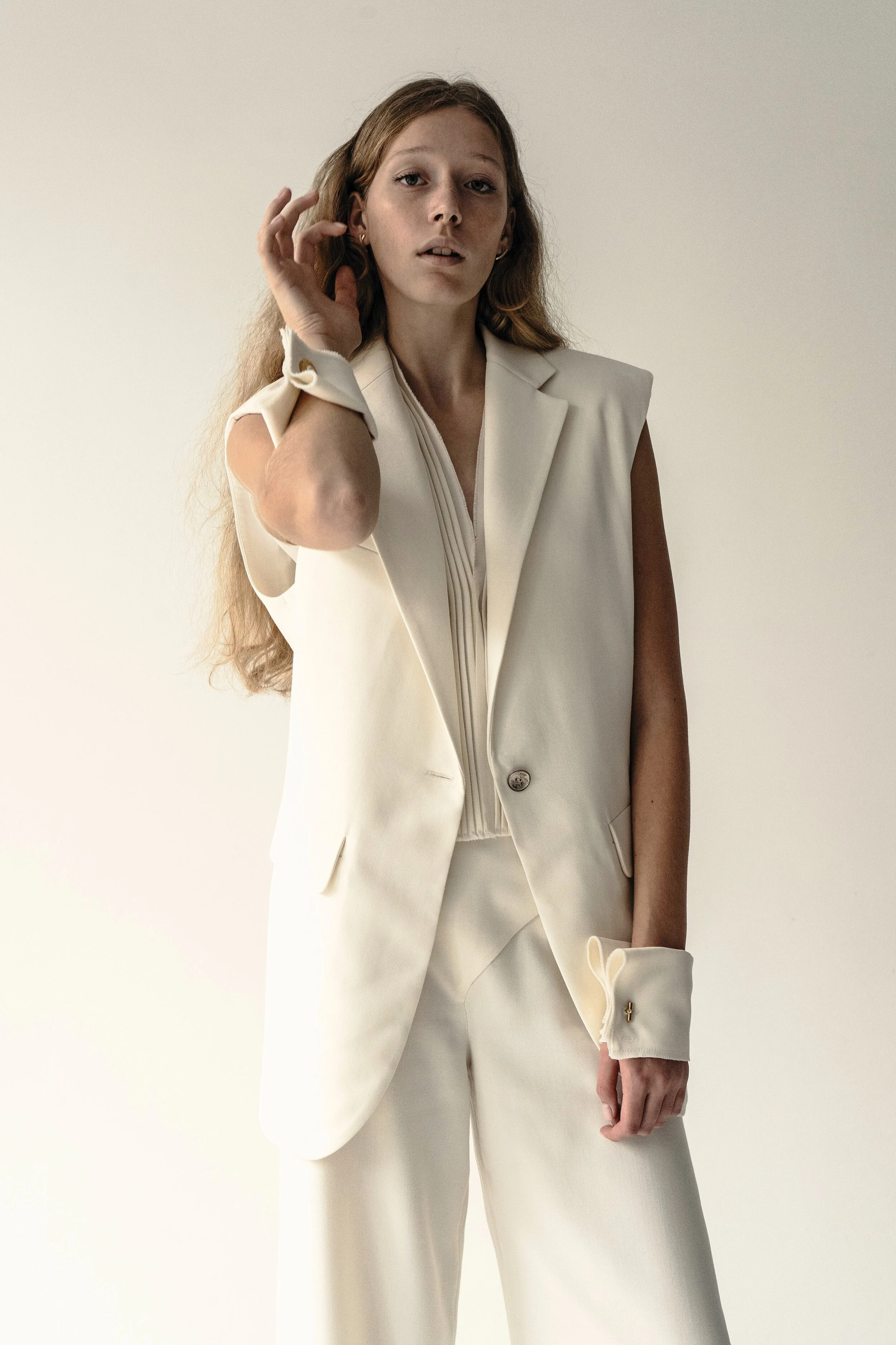 CREAM WOOL MARRY ME SLEVELESS PADDED SHOULDERS JACKET
