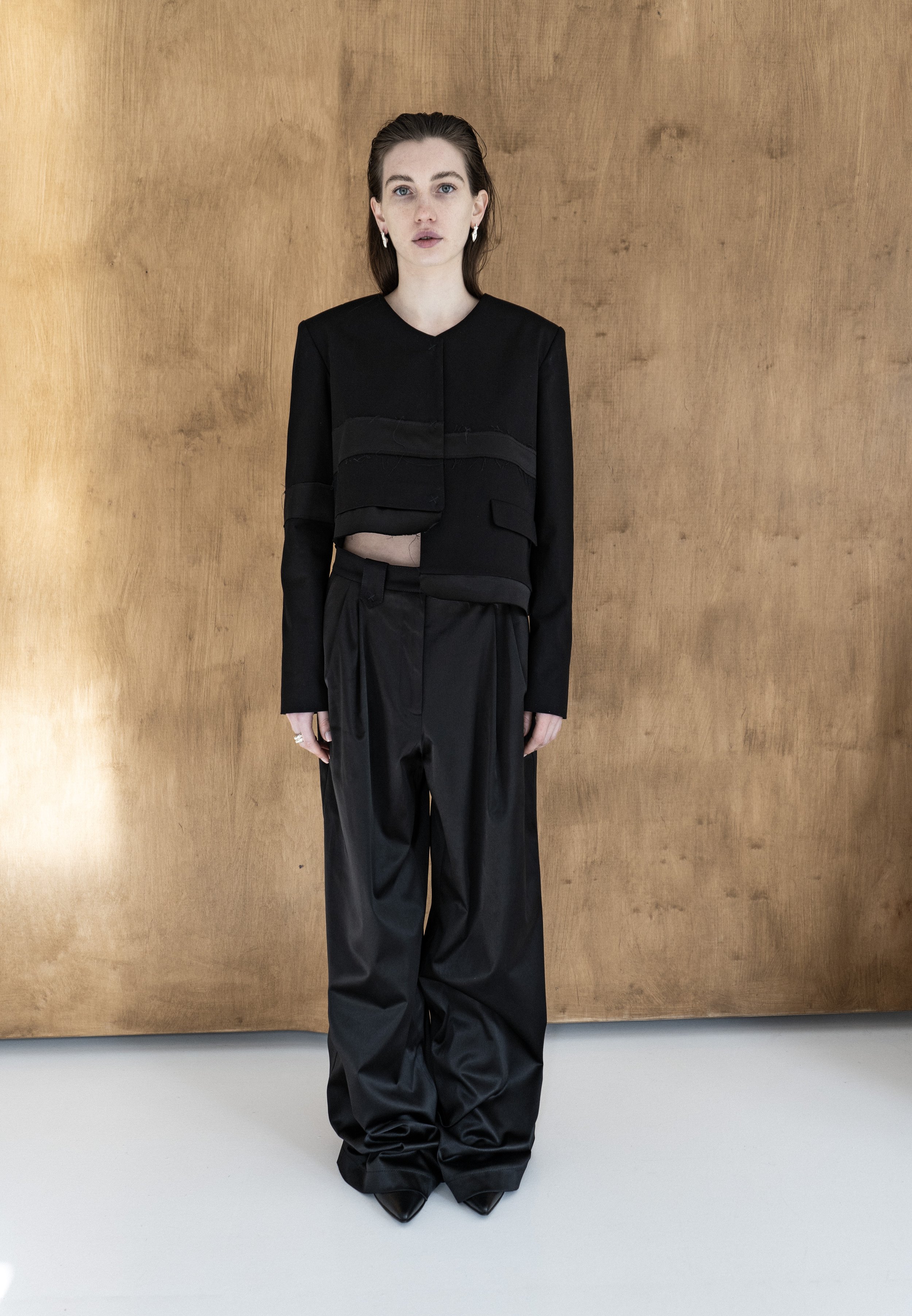 km-by-lange-nichka-black-viscose-patch-croped jacket-wideleg-viscoose-extralong-pants-7.jpg