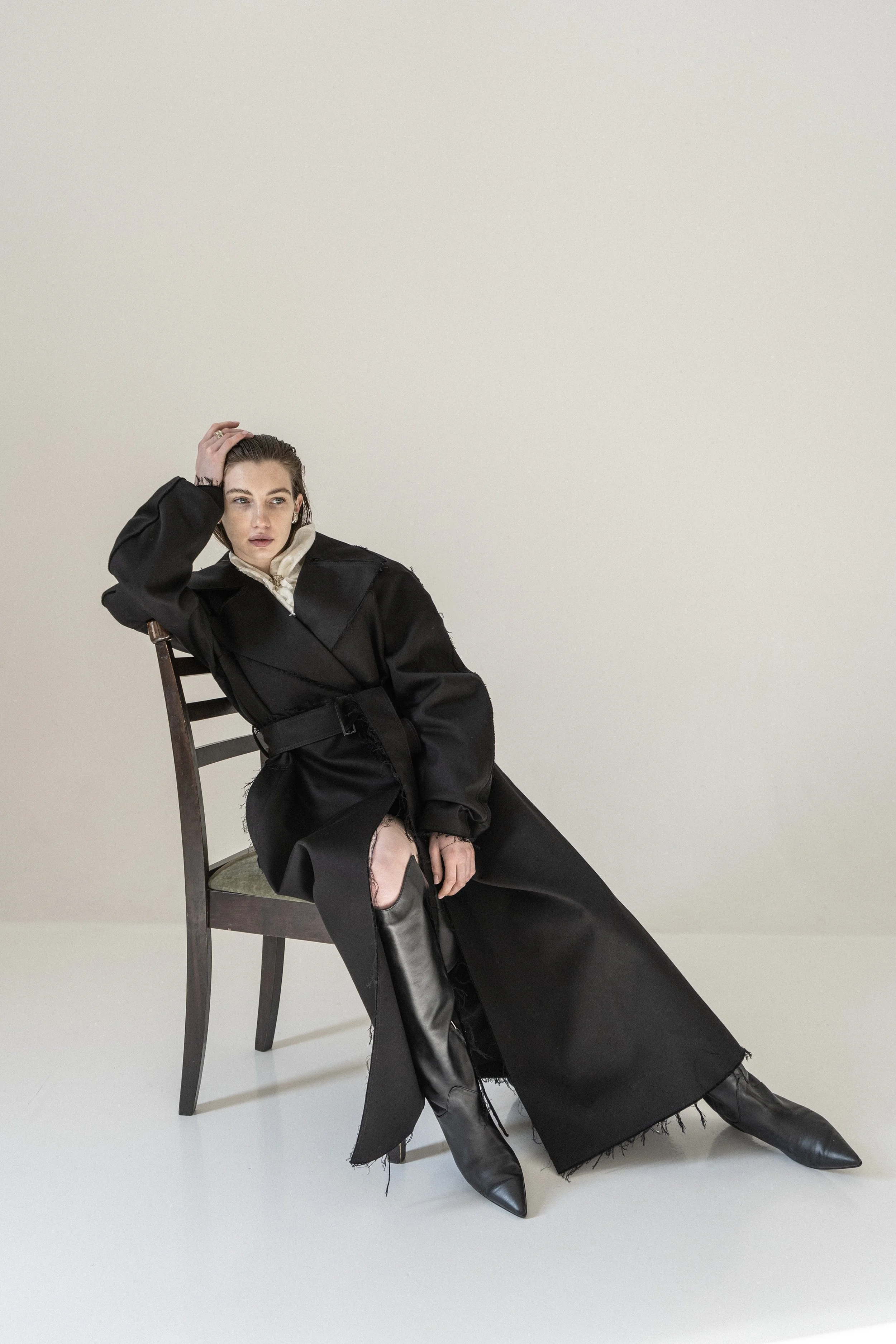km-by-lange-blackout-heavy-weight-cotton- trench-7.jpg