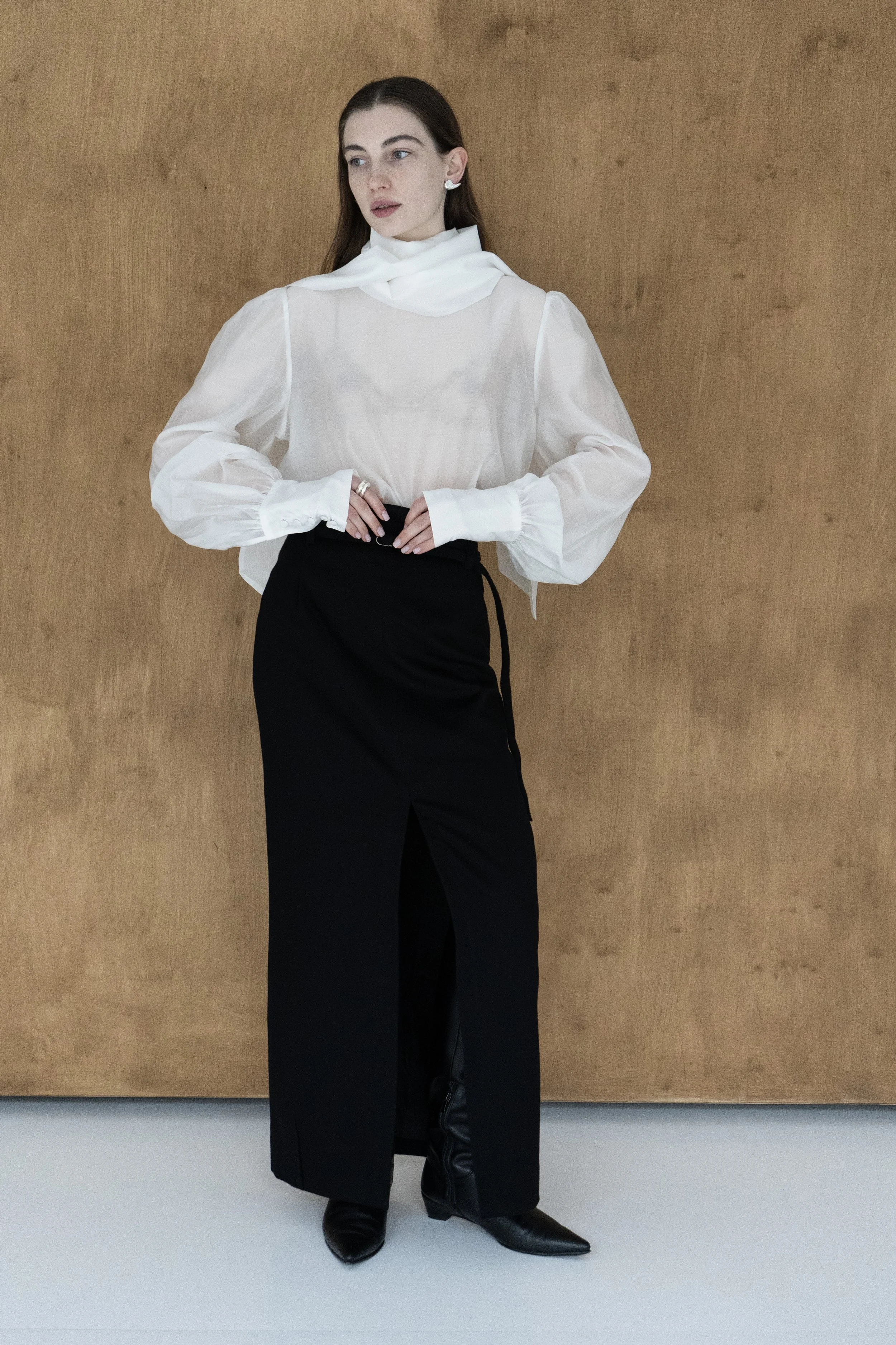 km-by-lange-bantyk-white--poetry-blouse 3.jpg