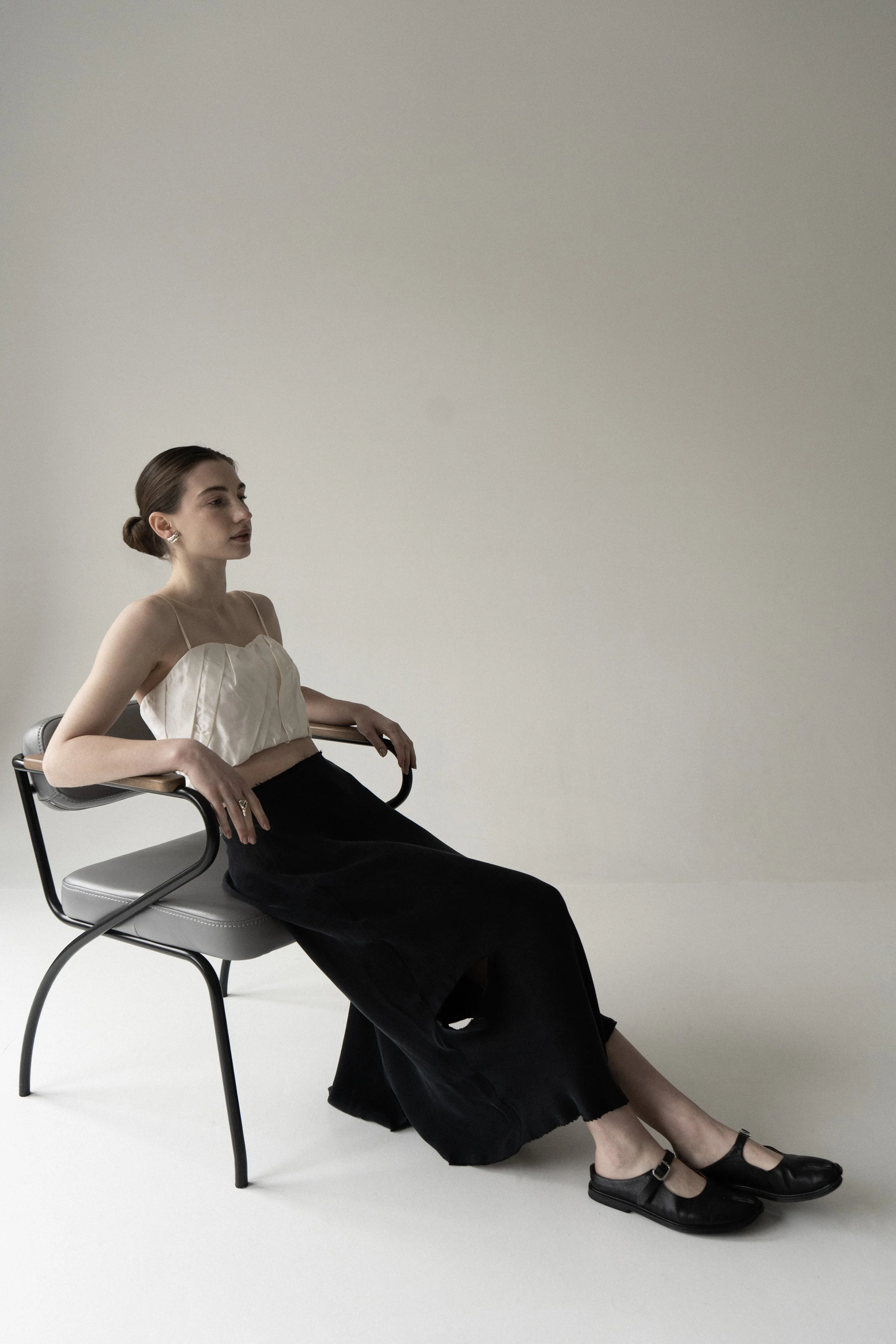 km-by-lange-pivnich-black-cupro.skirt-2.jpg