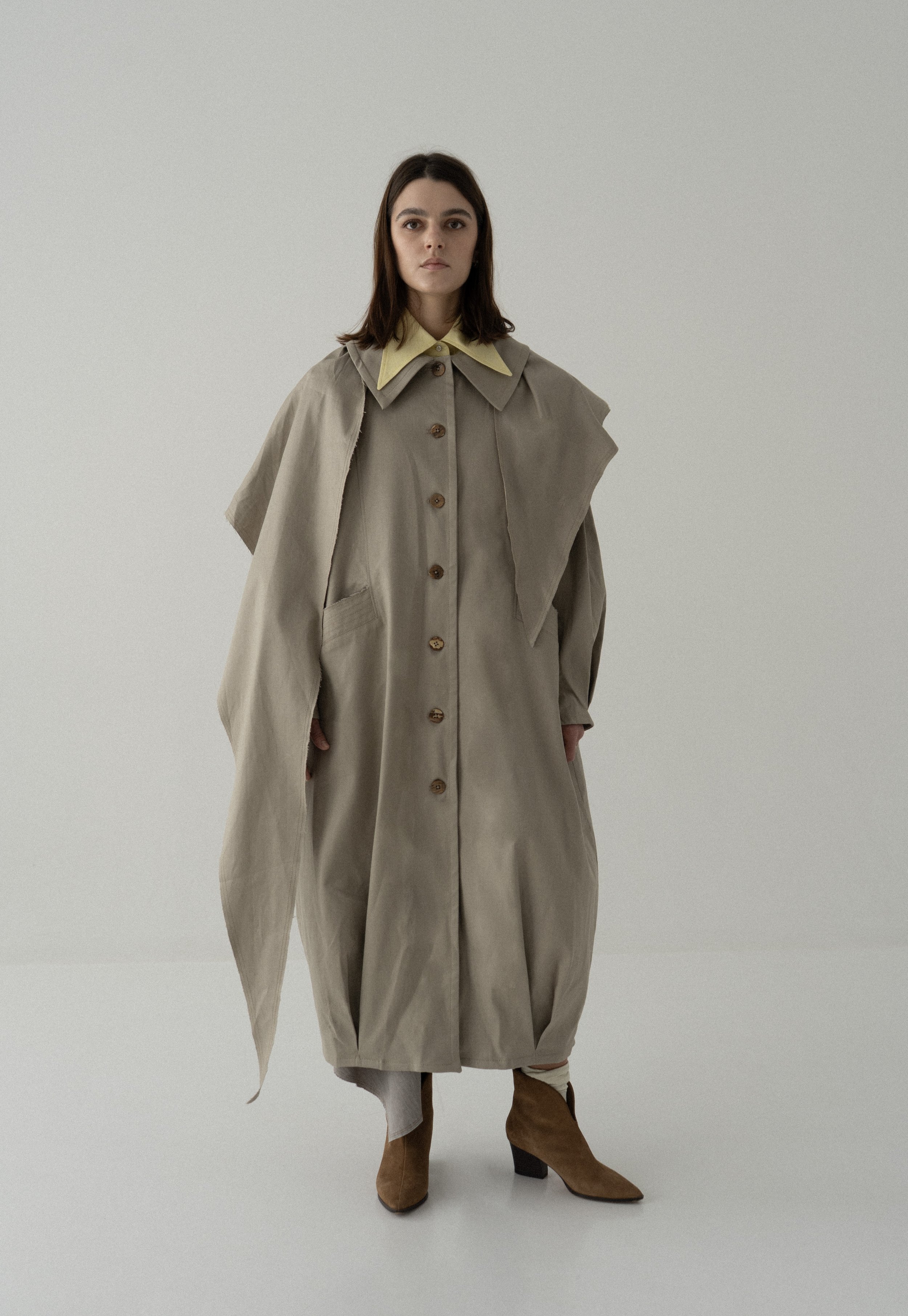 km-by-lange-mavka-oversize-khaki-scrarf-baloon-coat-4.jpg