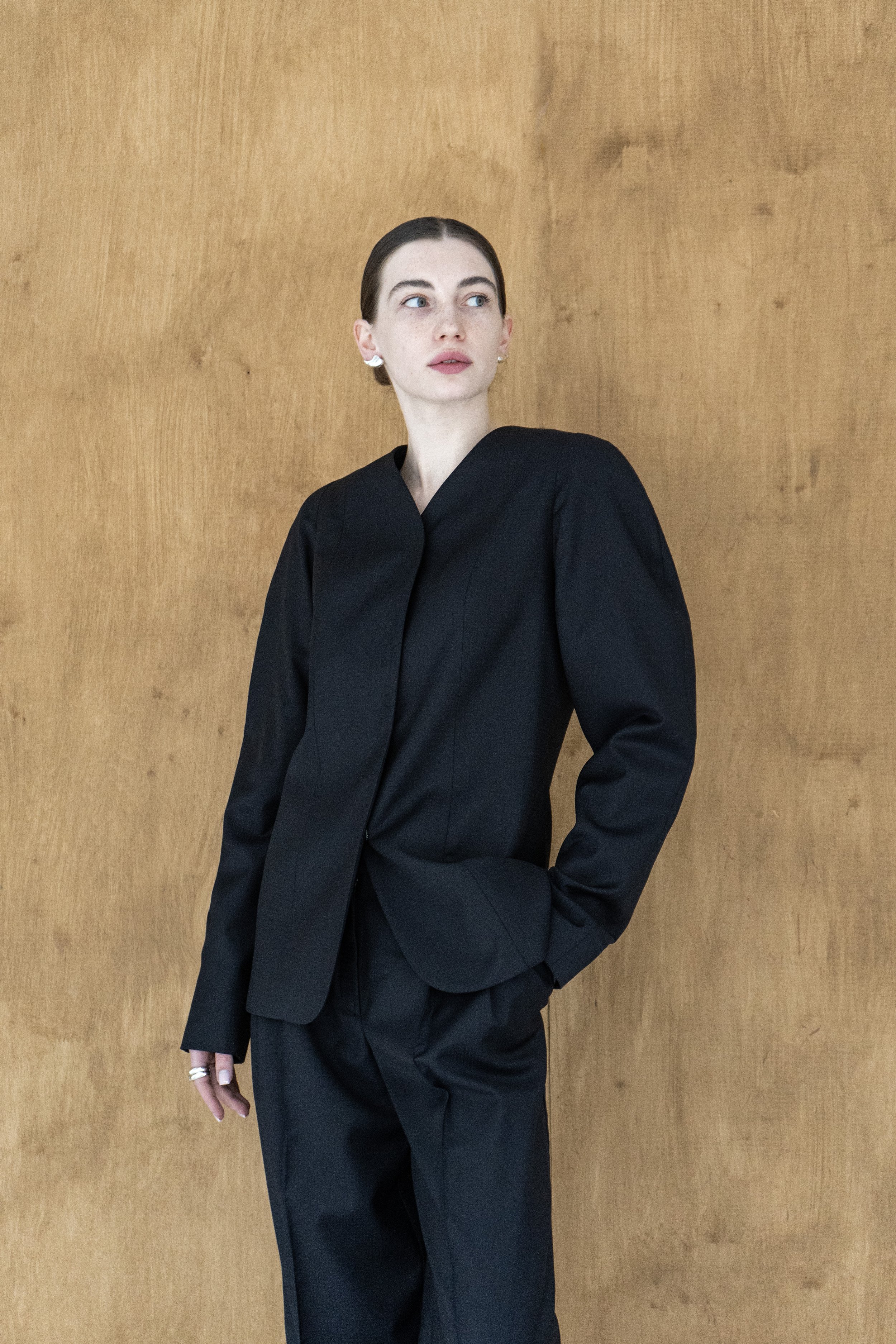 km-by-lange-temriava-wool-navy-minimalistic-jacket-8.jpg