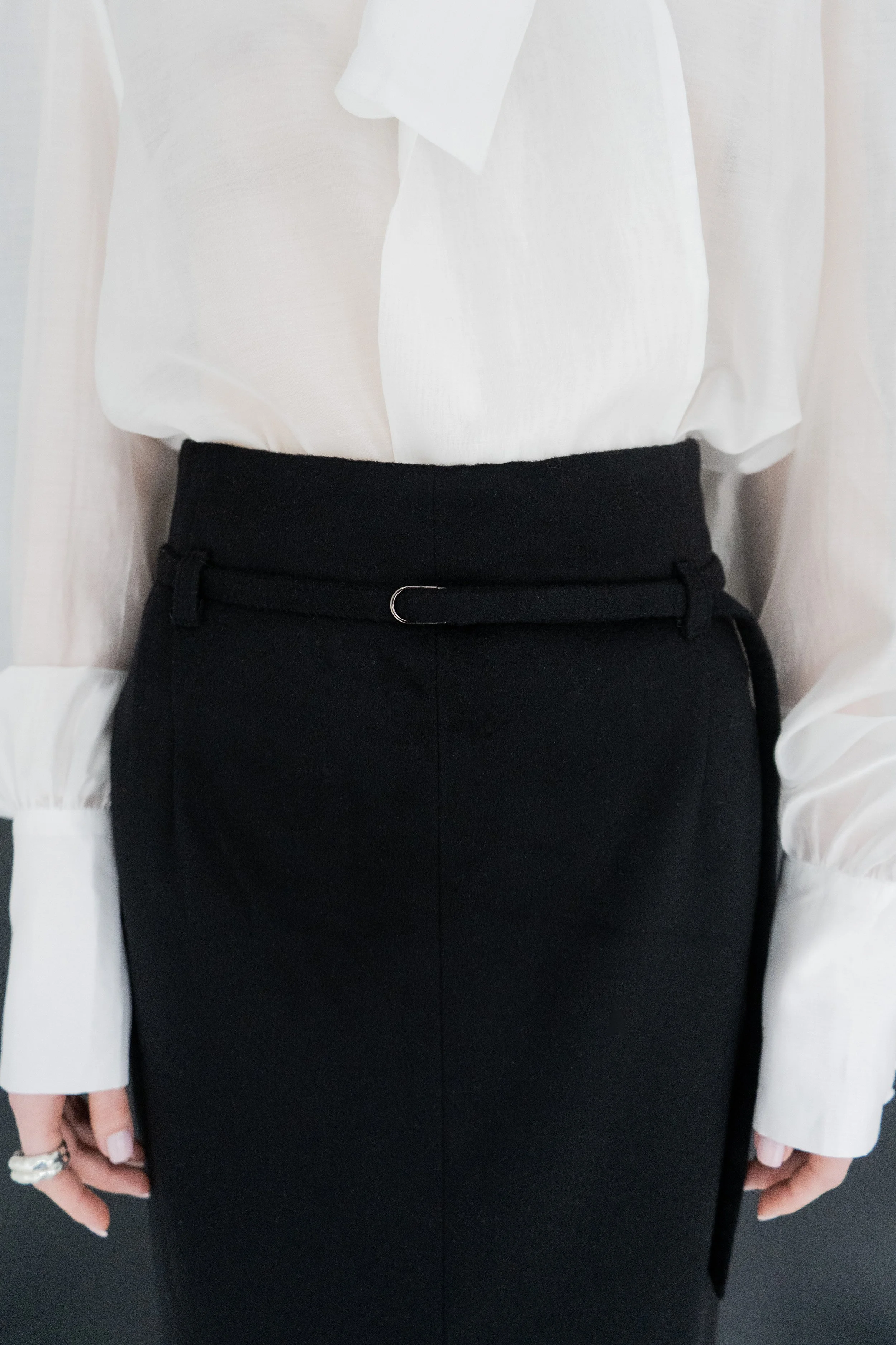 km-by-lange-chernozem-blacl -pencil-skirt3.jpg