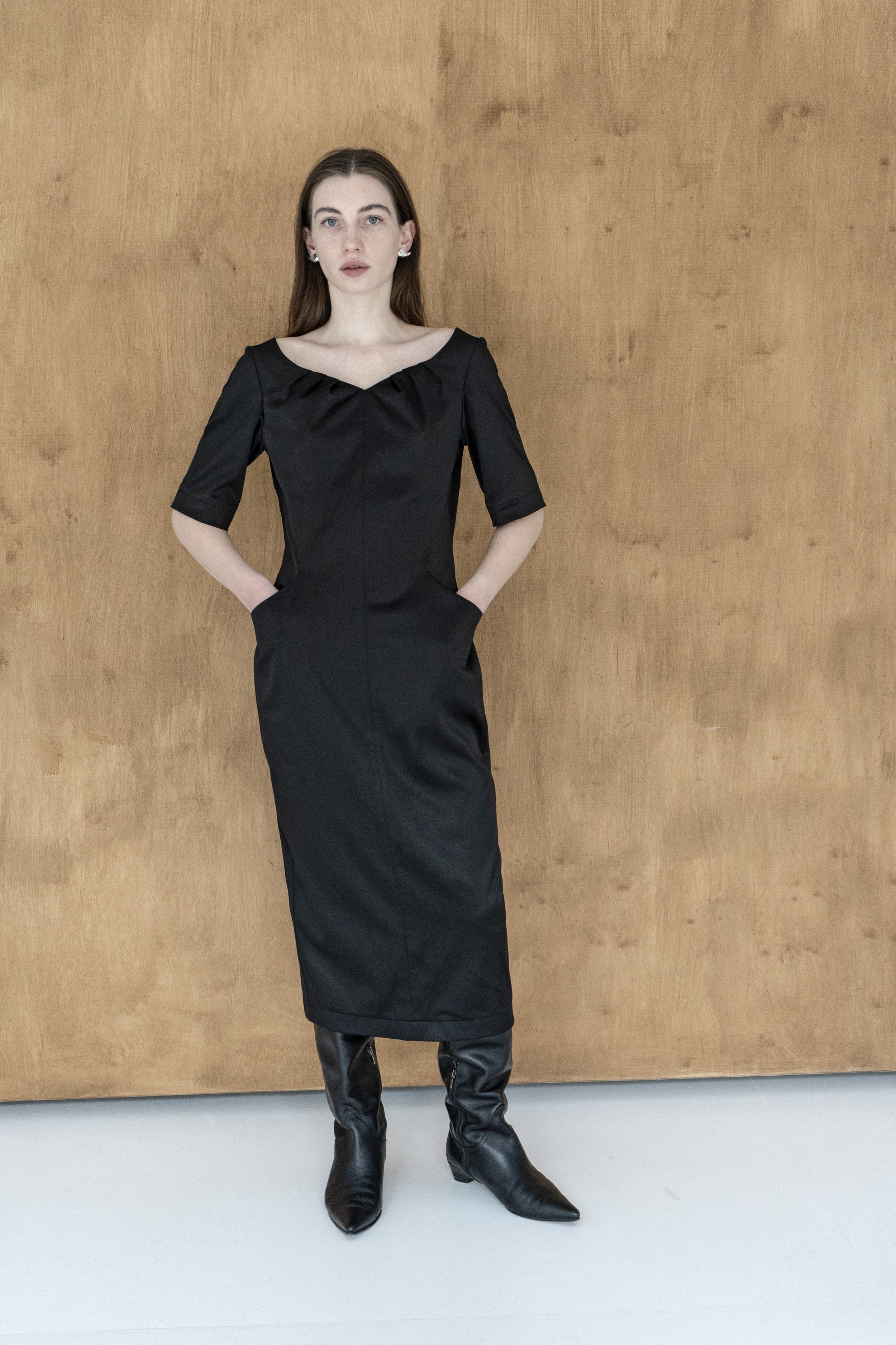 km-by-lange-kalynivka-black-viscose-dress1.jpg