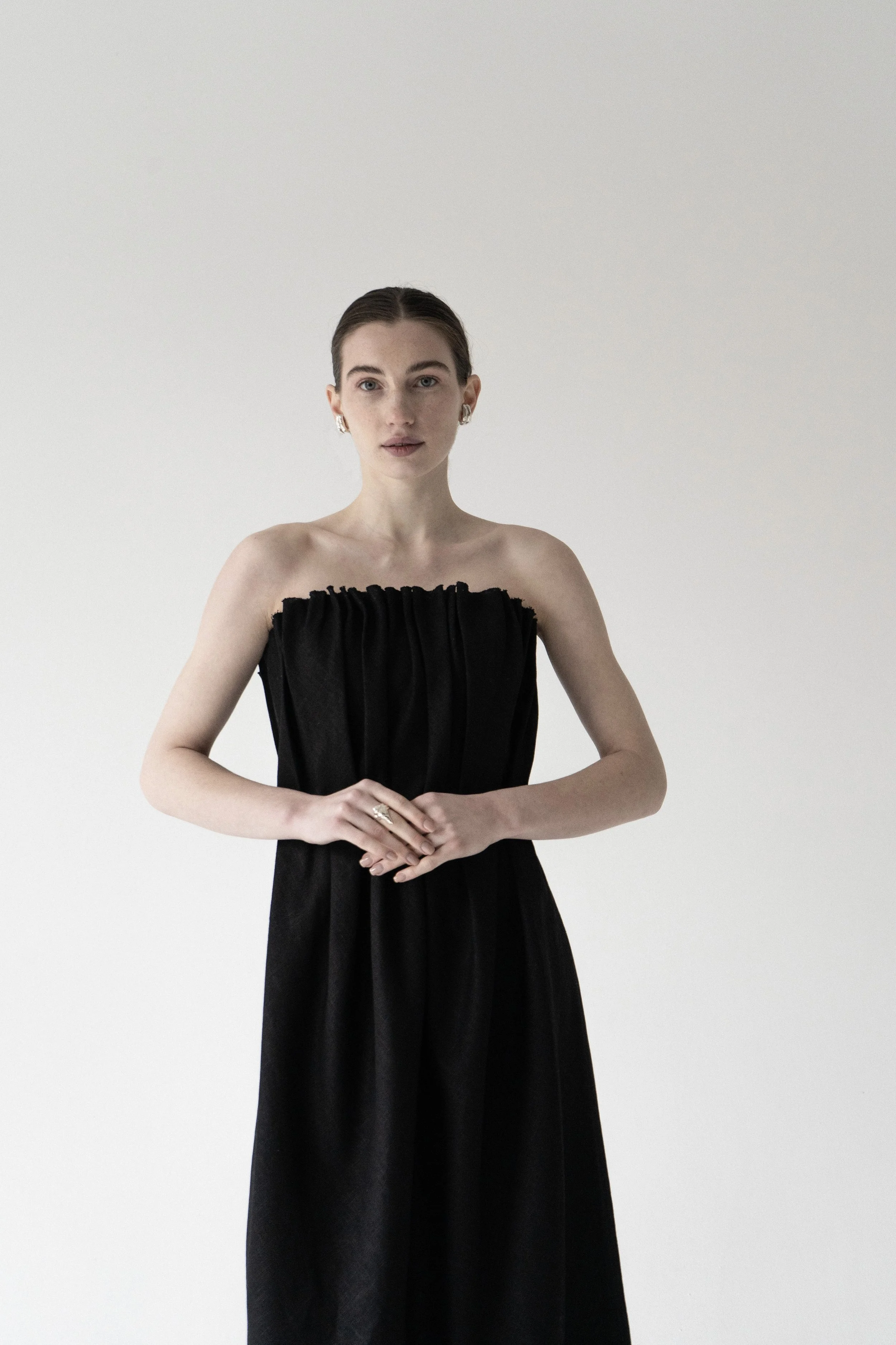 km-by-lange-black-sazha-linen-dress3.jpg