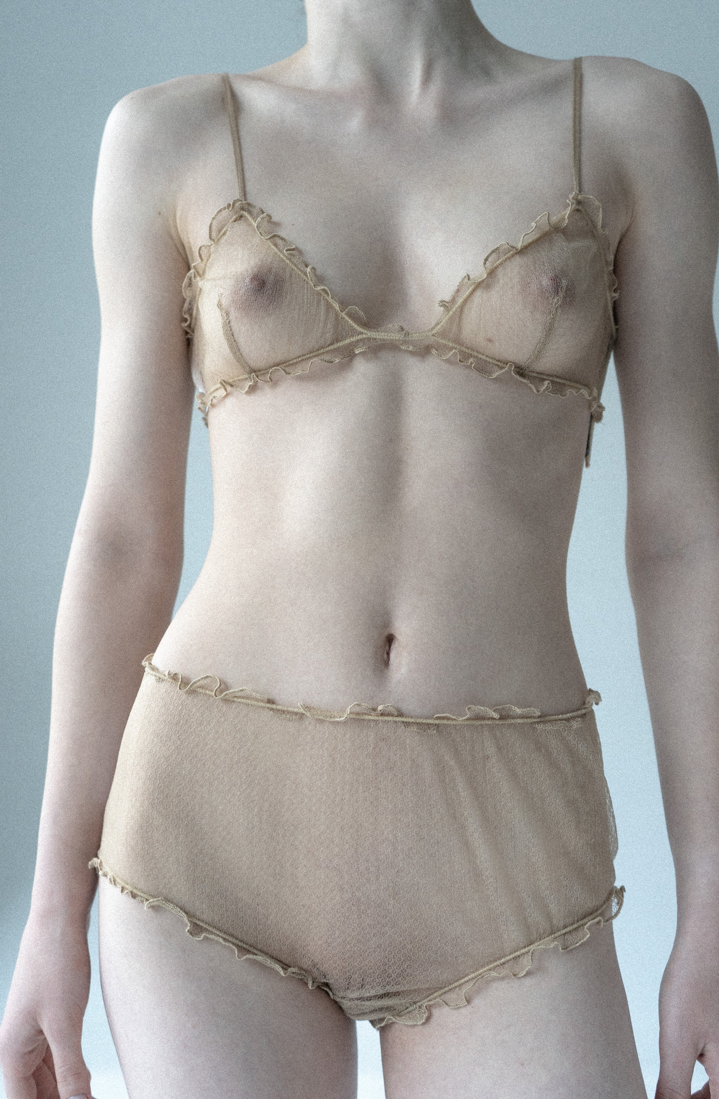km-by-lange-nude-essence silk -lingerie-set-3.jpg
