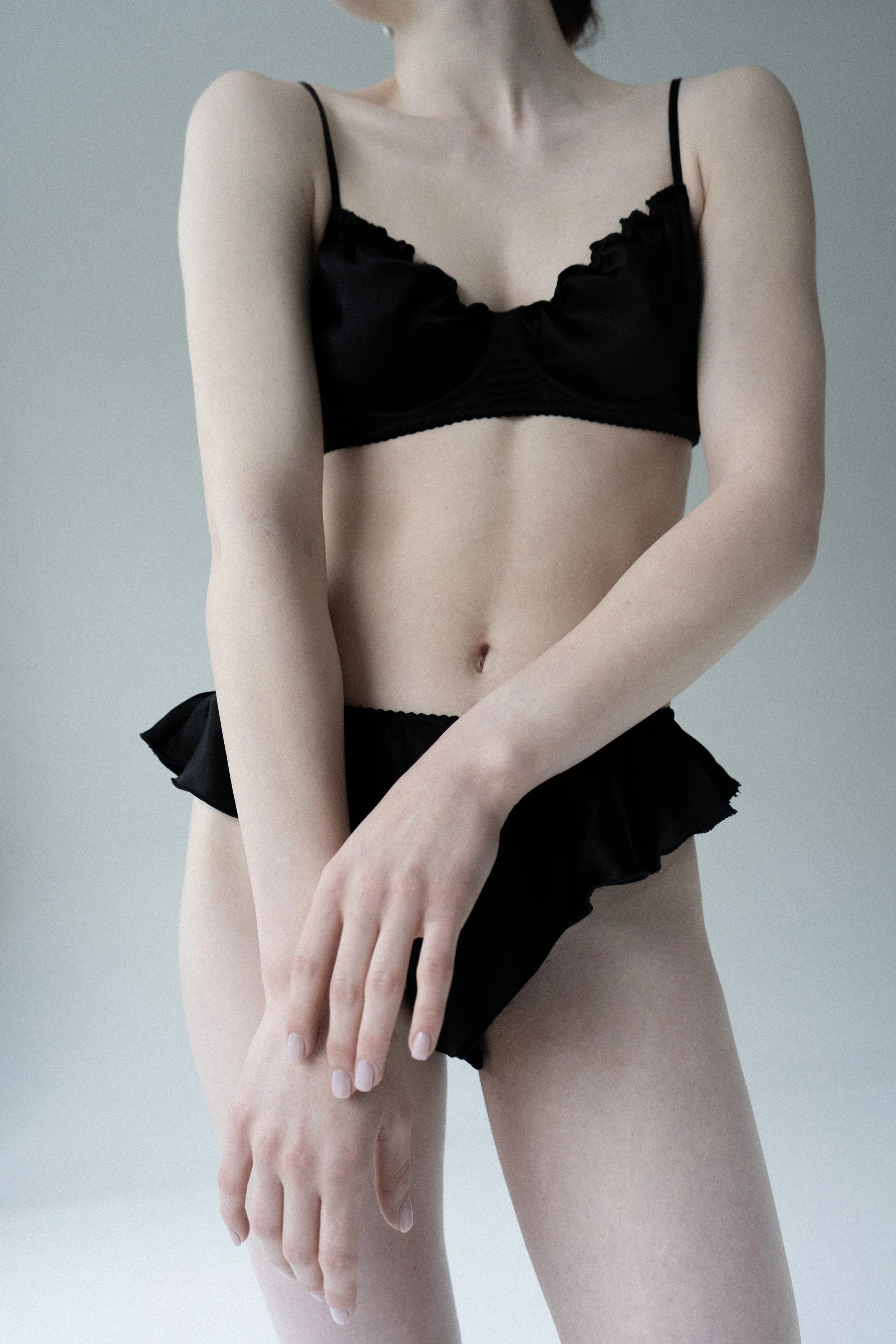km-by-lange-black-viscose-zefir-lingerie-set-4.jpg