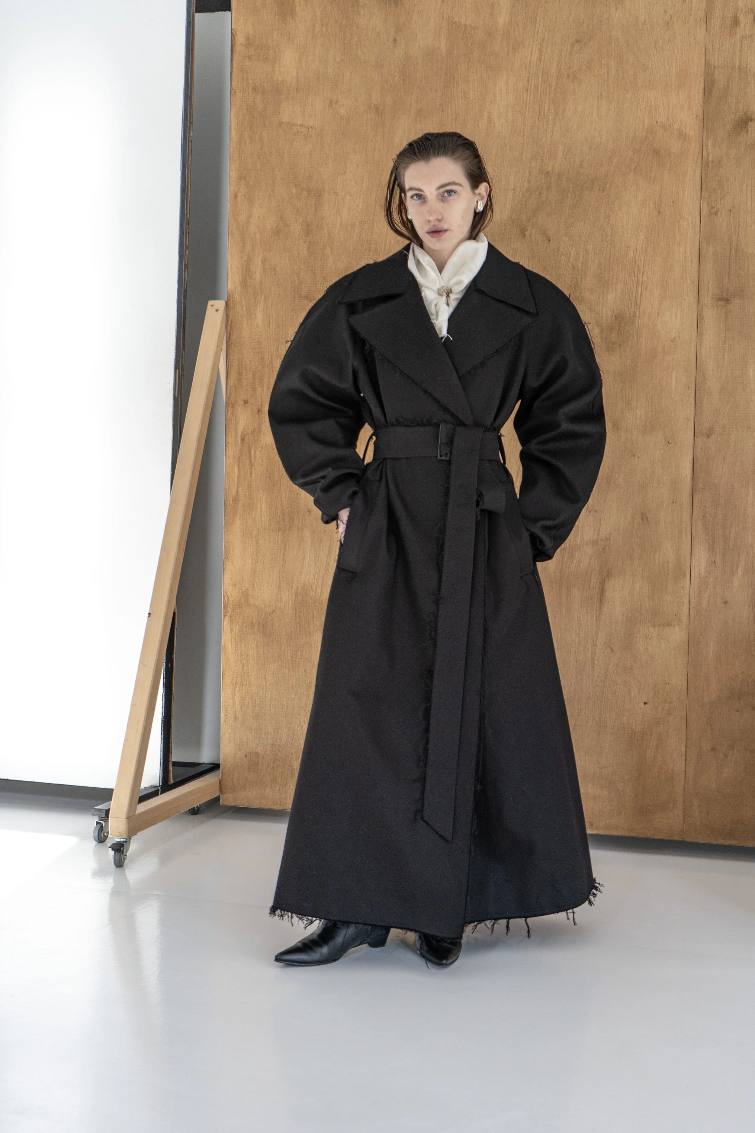km-by-lange-blackout-heavy-weight-cotton- trench-1.jpg