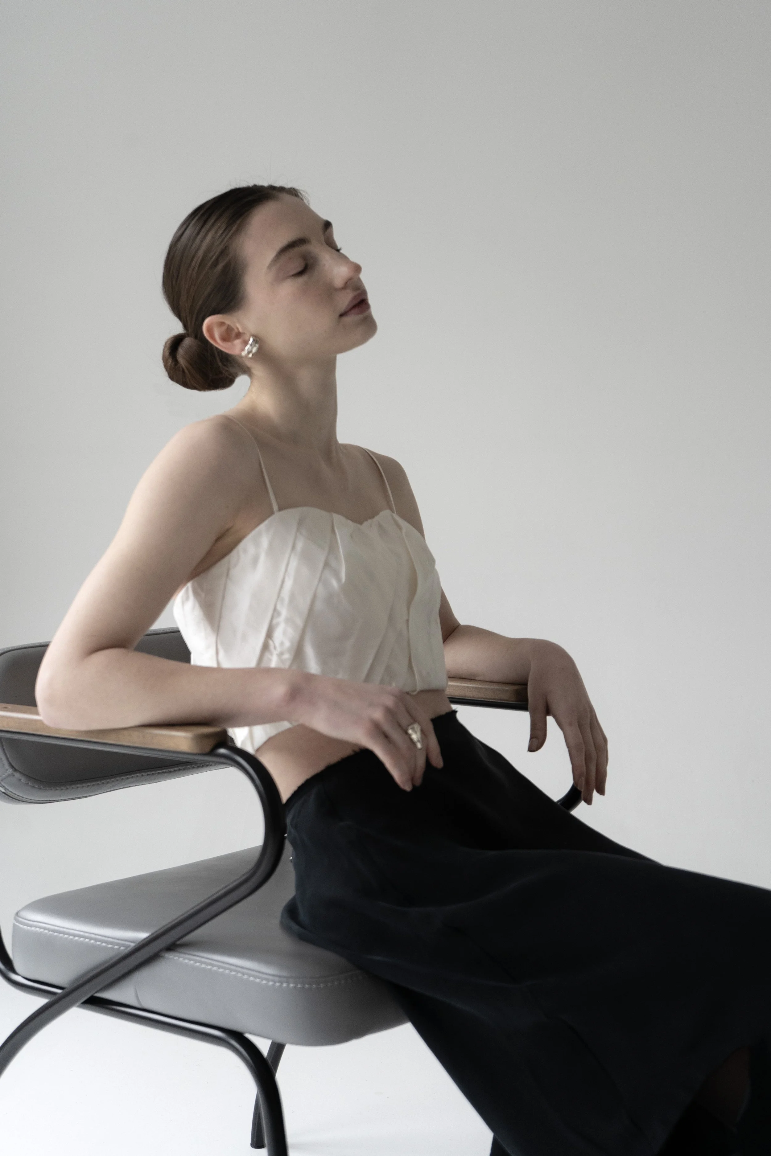 km-by-lange pershyi-snig-silk-crop-top3.jpg