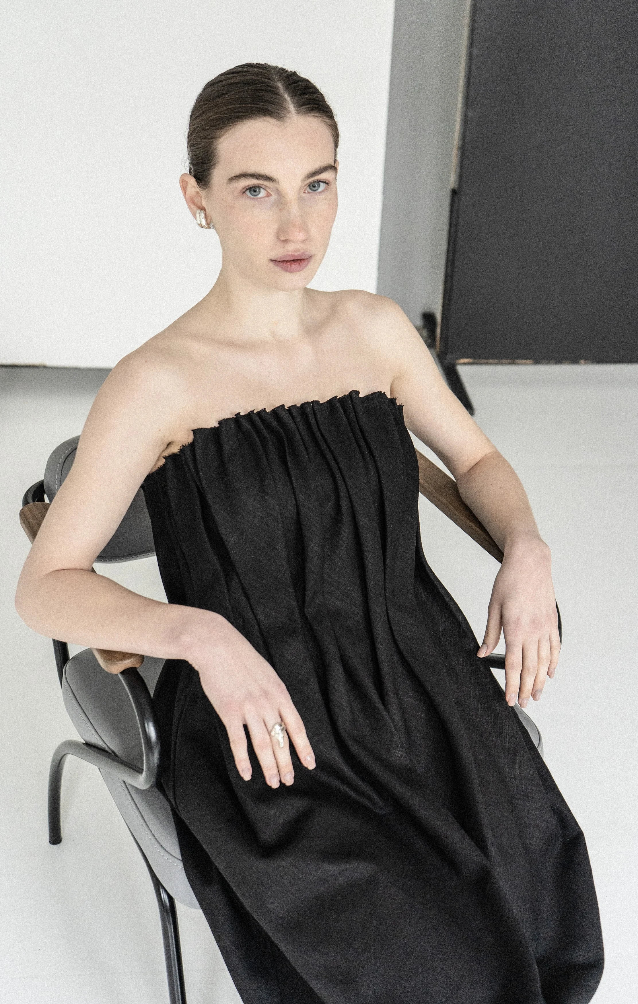 km-by-lange-black-sazha-linen-dress0.jpg