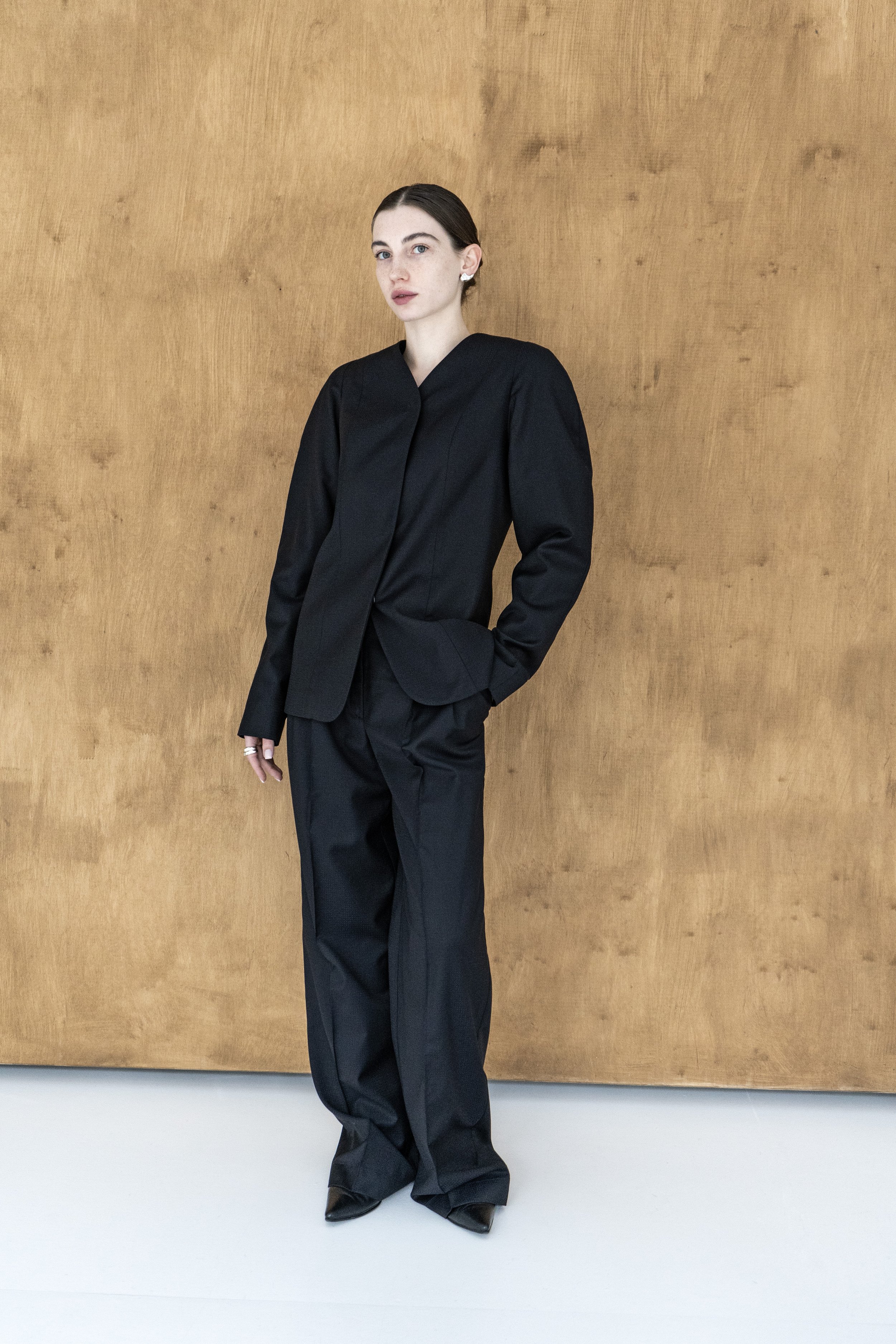 km-by-lange-temriava-wool-navy-minimalistic-jacket-7.jpg