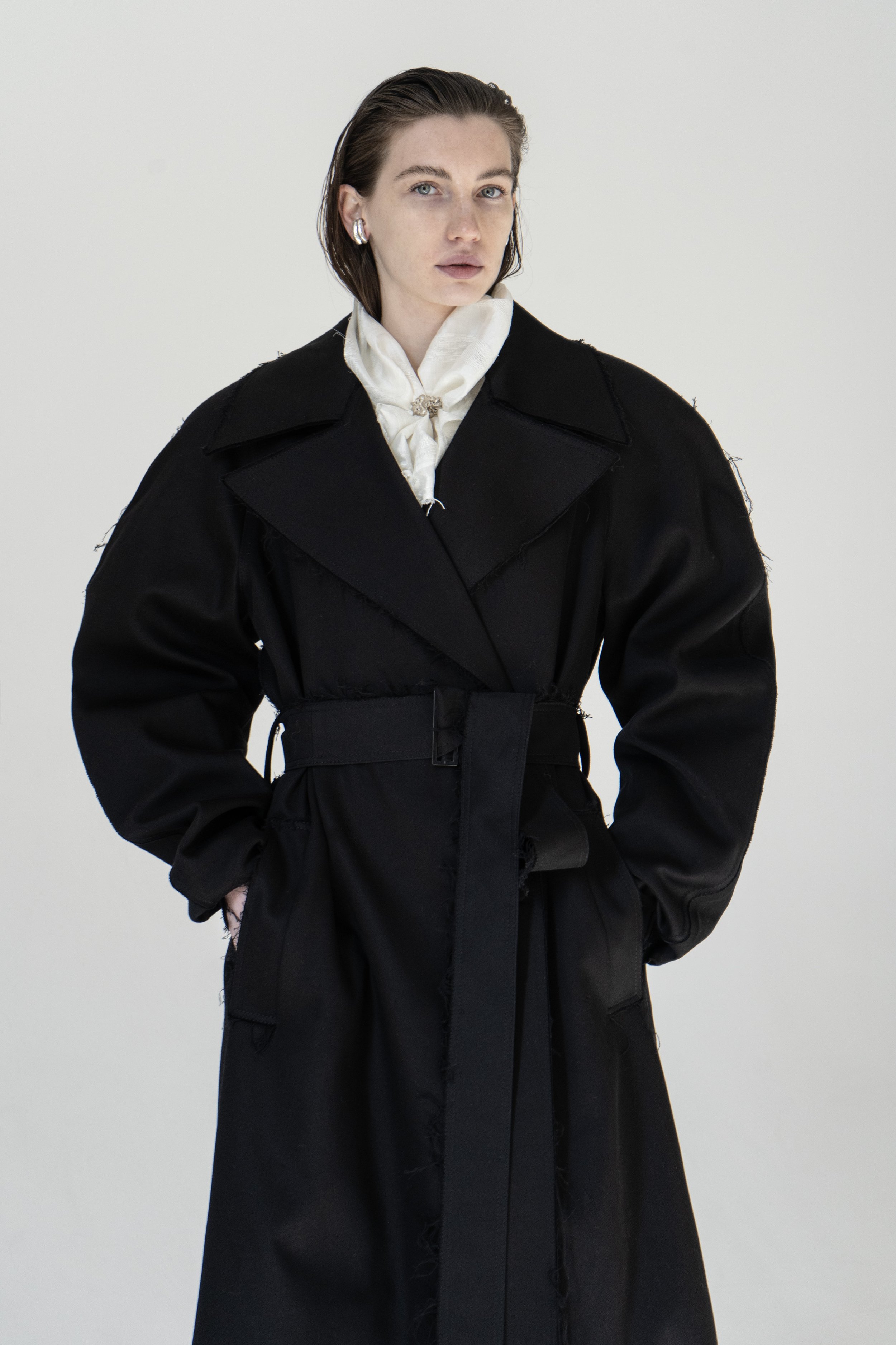 km-by-lange-blackout-heavy-weight-cotton- trench-5.jpg