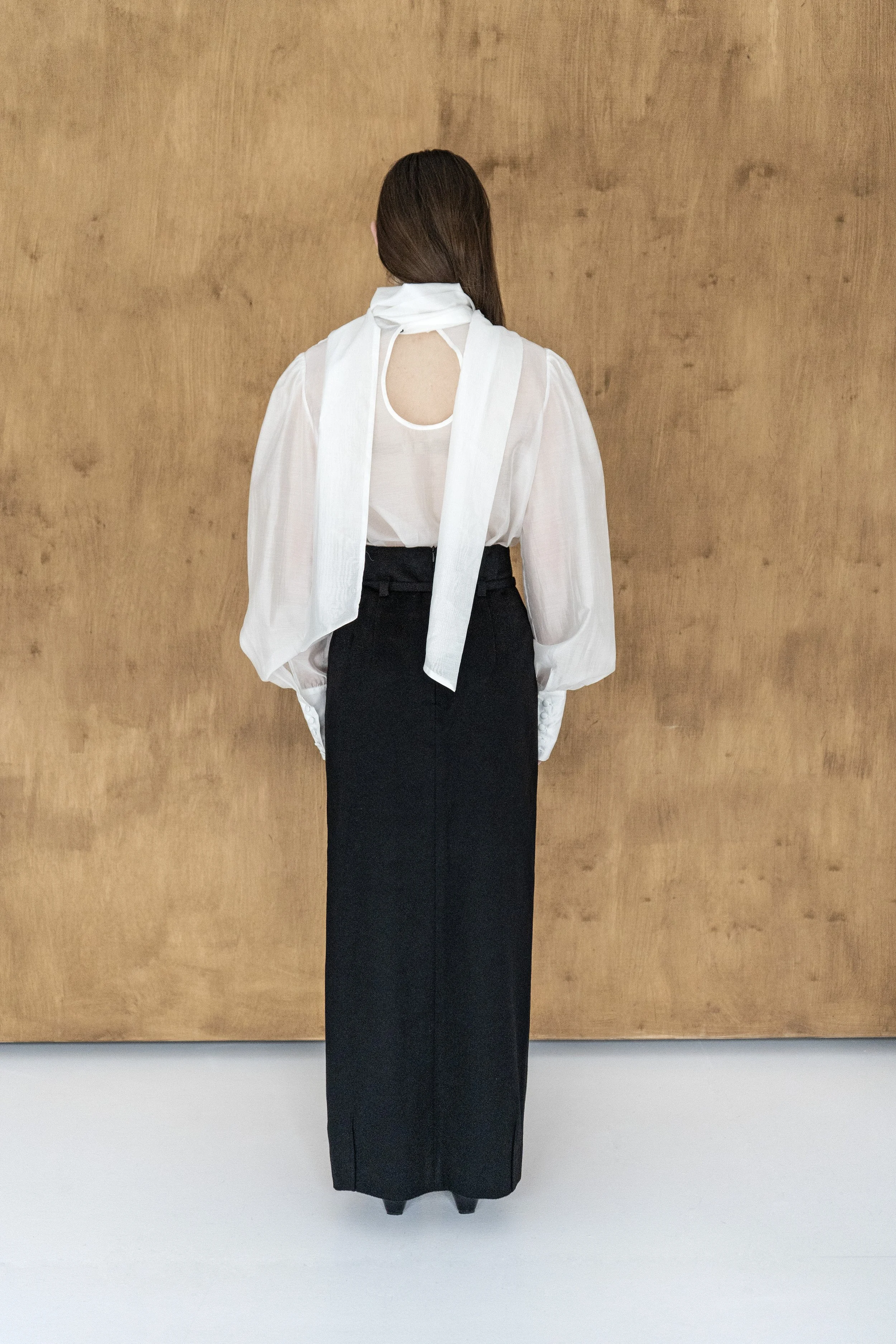 km-by-lange-bantyk-white--poetry-blouse 9.jpg