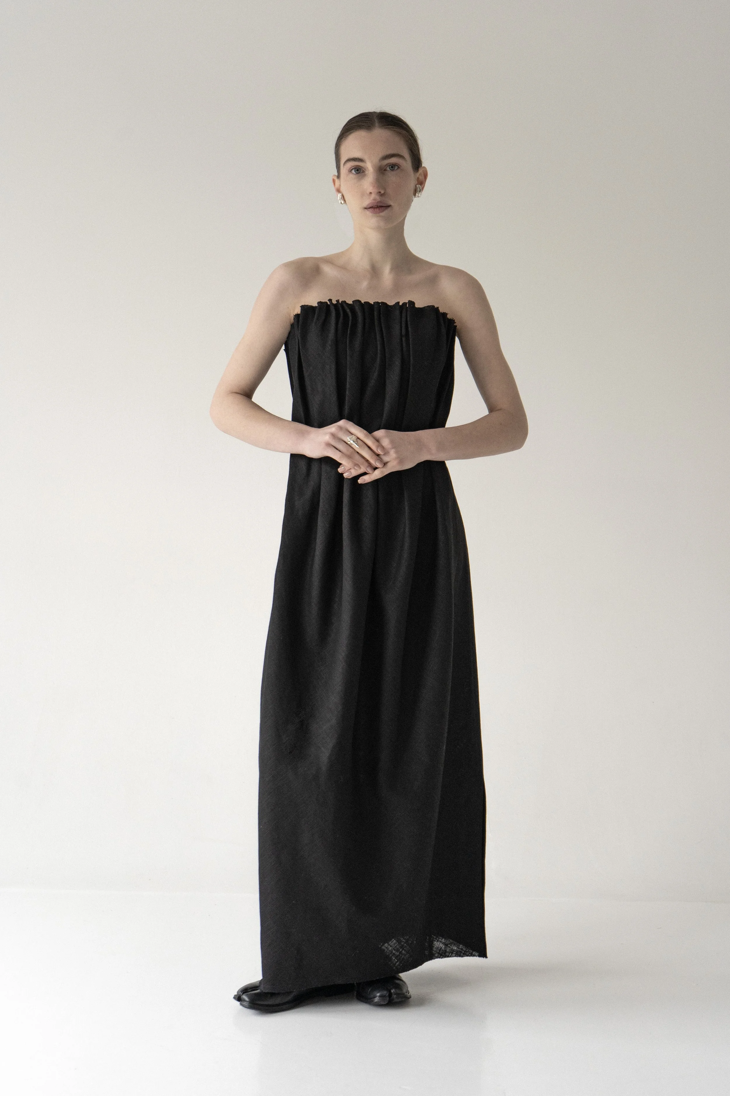 km-by-lange-black-sazha-linen-dress4.jpg