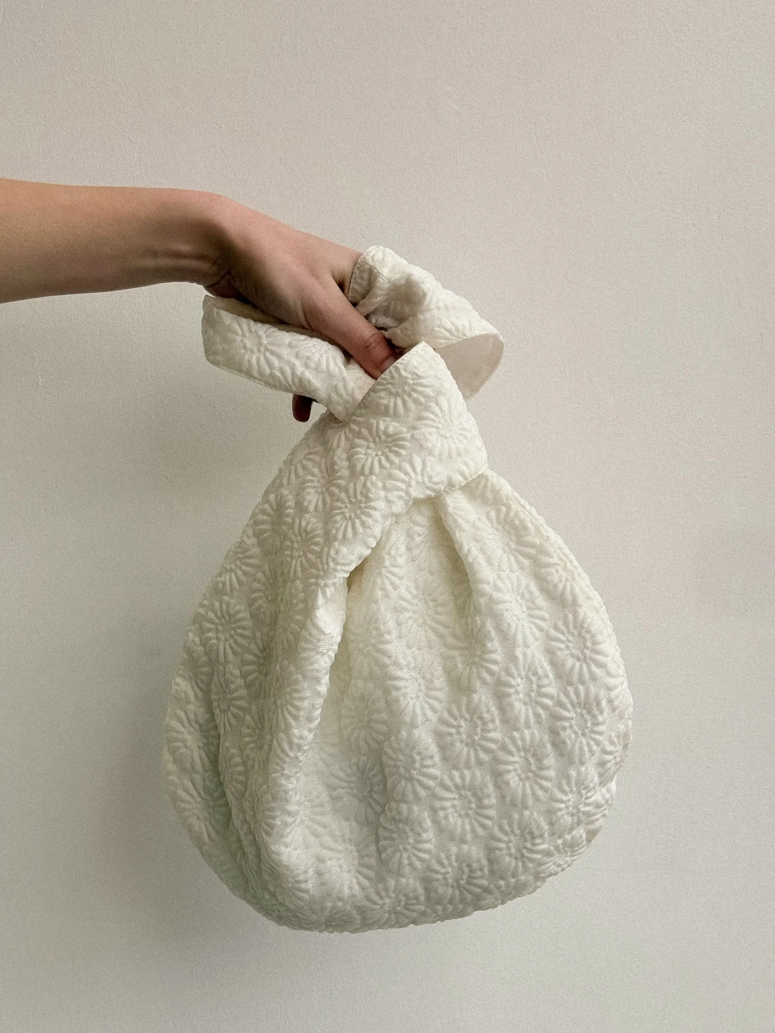 km-by-lange-GYDZYK VINTAGE FABRIC IVORY BAG (Reedition) -2.jpeg