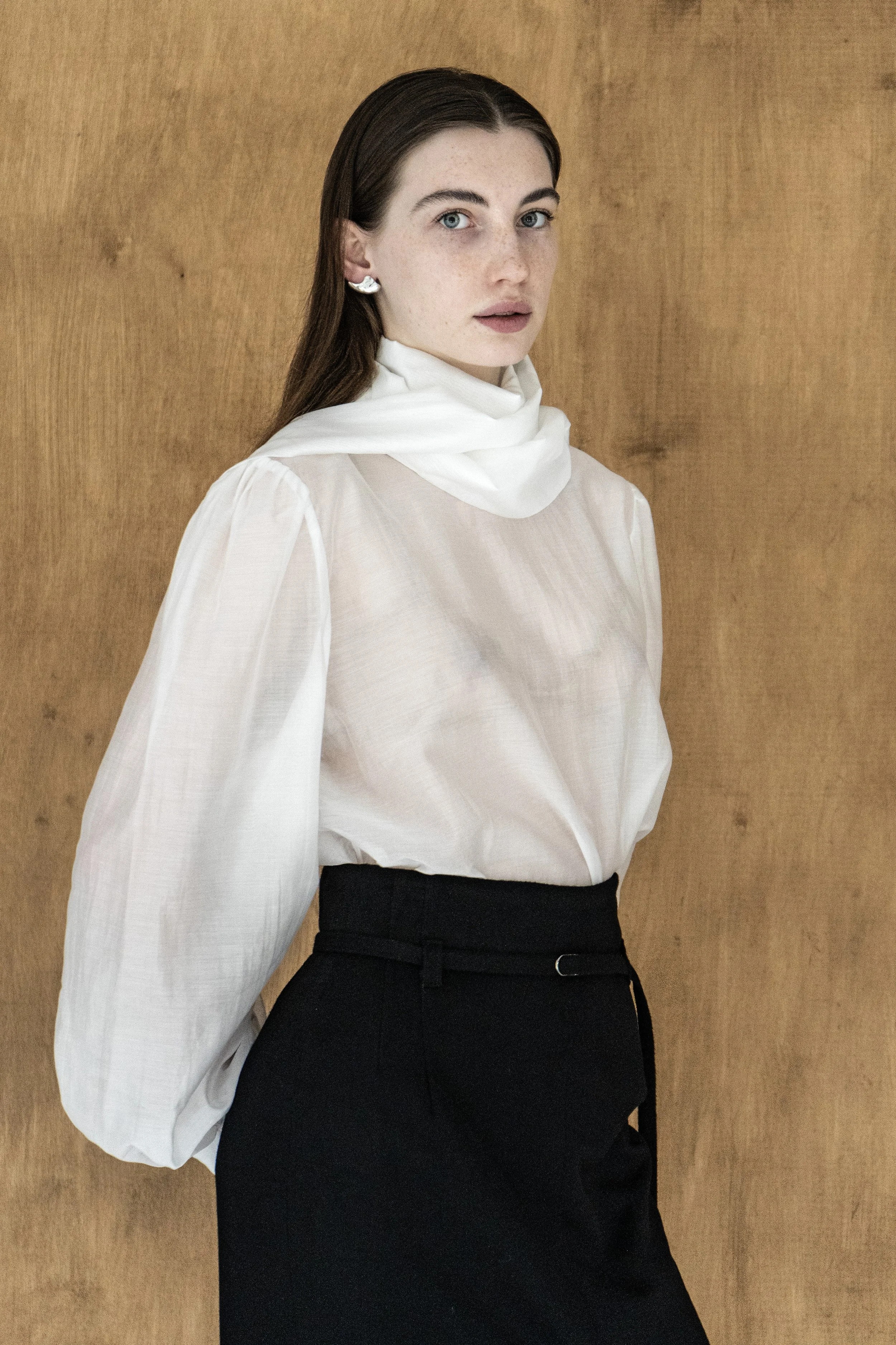 km-by-lange-bantyk-white--poetry-blouse 4.jpg
