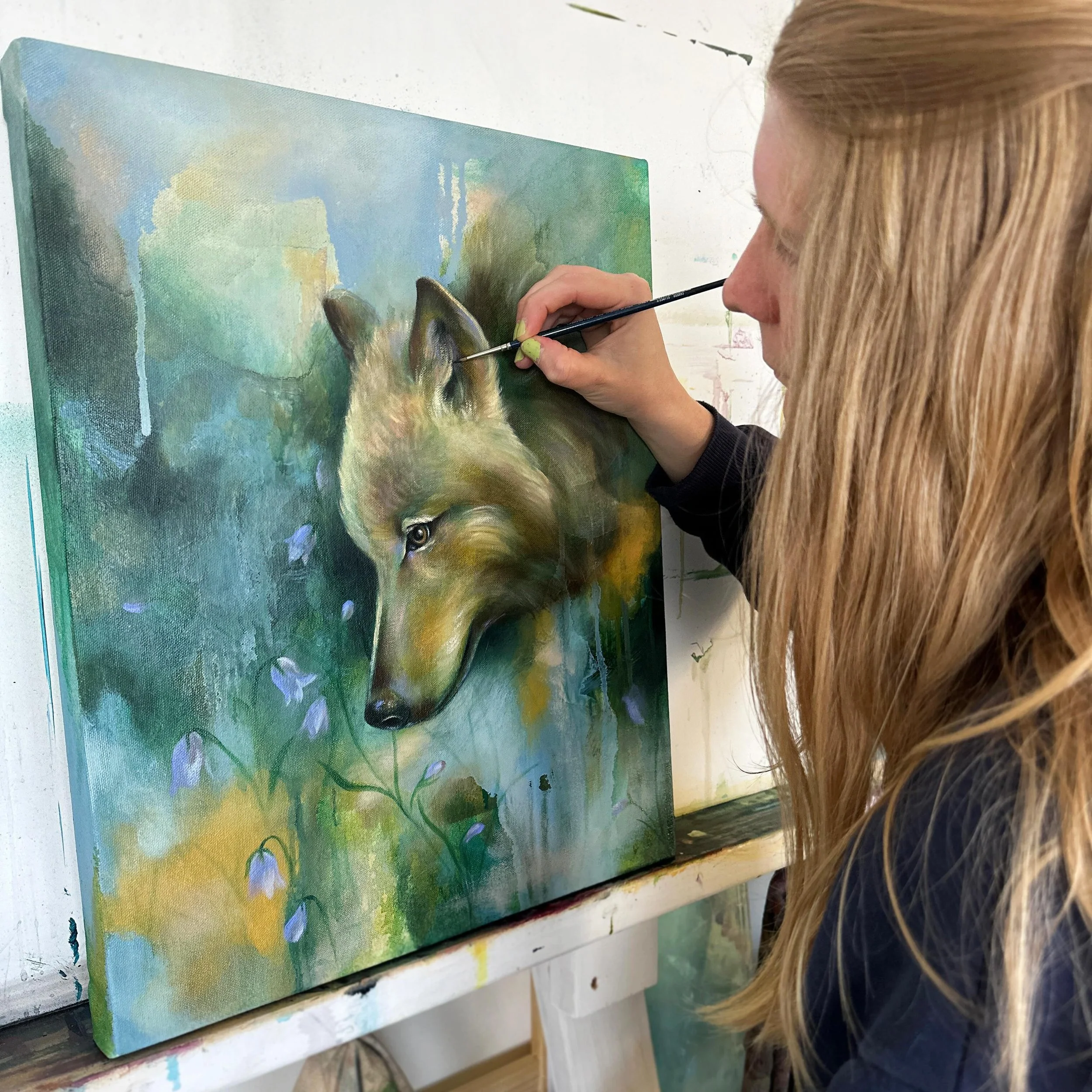 There are some whimsical vibes in the studio today! ❤️😊

#wip #workinprogress #oilpainter #oilpaint #wildlifeartist #whimsical #painting #bendigosmallbusiness #wolfart #gamblin #gamblinoils #artwork #art #abstractrealism #artstudio