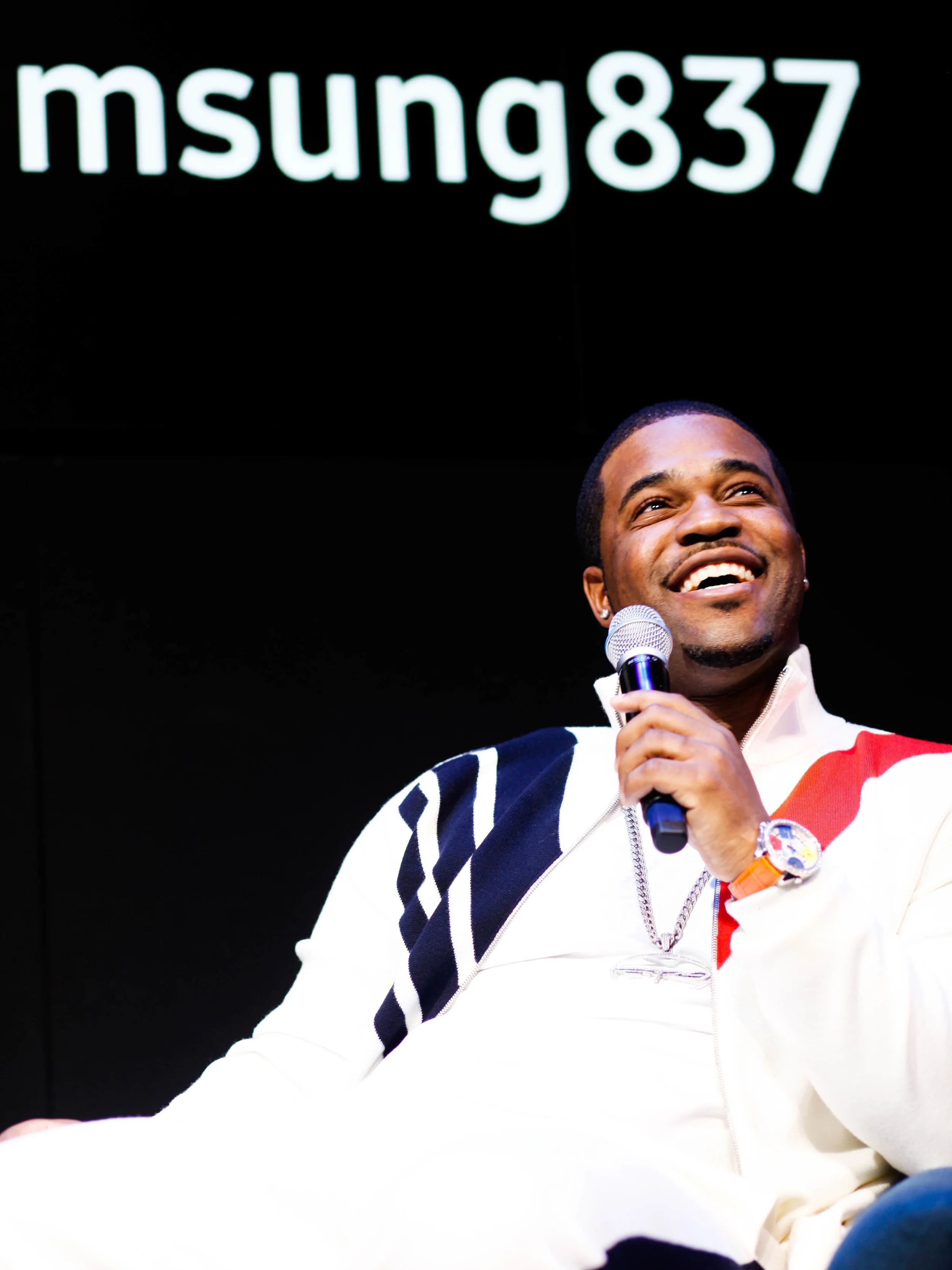 Photo by @myeshaevon