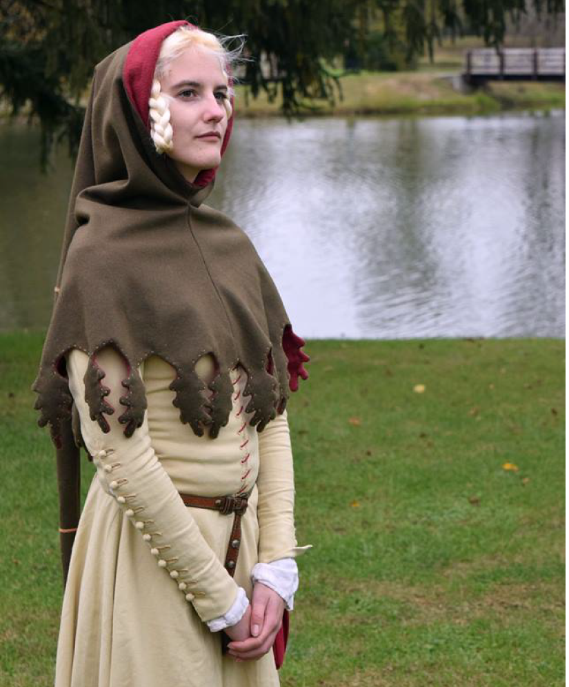 Dagged Hood & Gown
