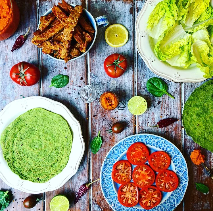 Vegan ‘BLT’ in Spinach & Spirulina Wraps with Chipotle Red Pepper Aioli