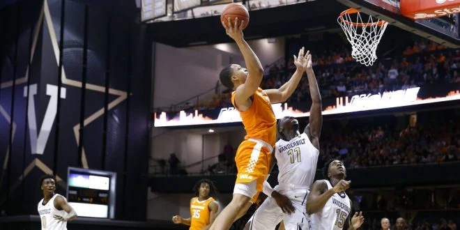 Grant Williams’ heroics leads top-ranked Tennessee to OT win