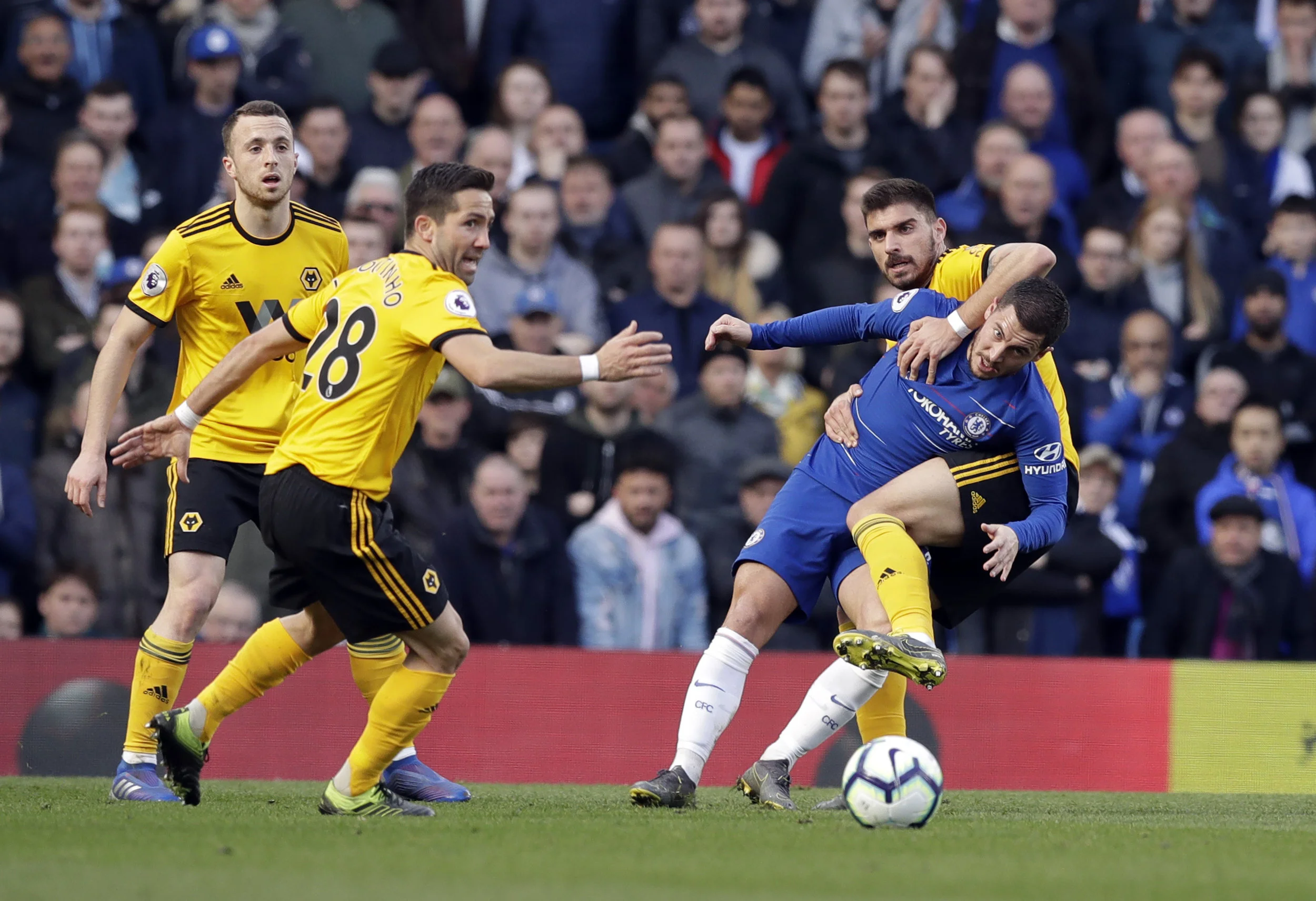 Eden Hazard's stoppage-time goal saves a point versus Wolves