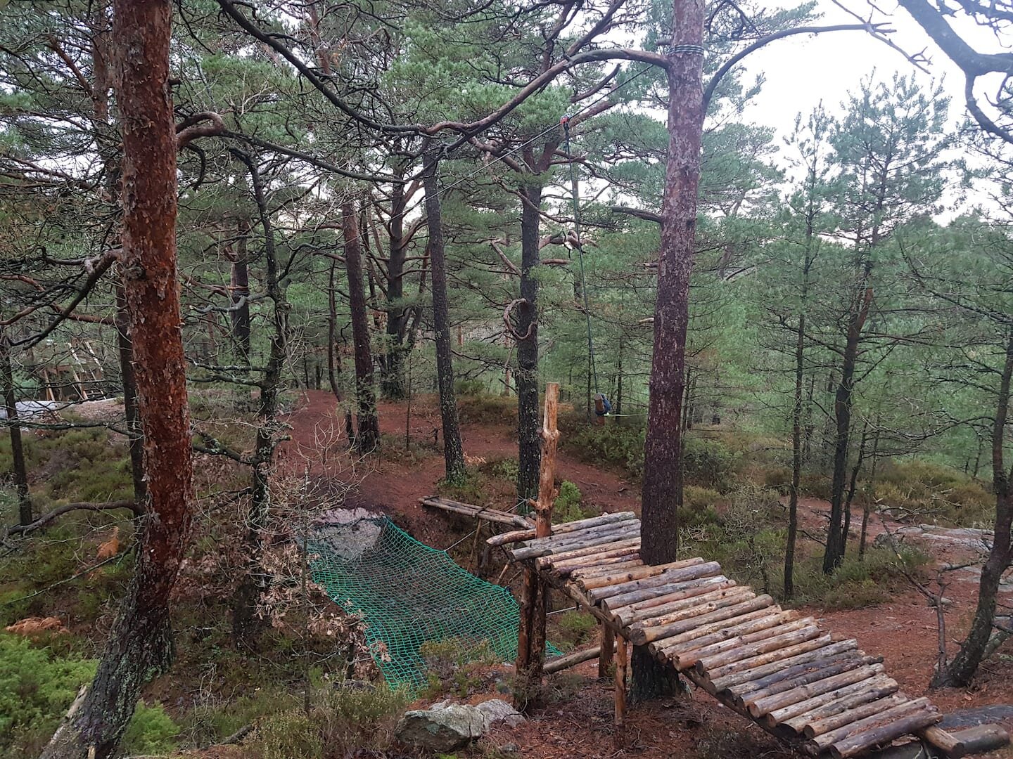 zip line ved utsiktstårn på 9 meter.jpeg