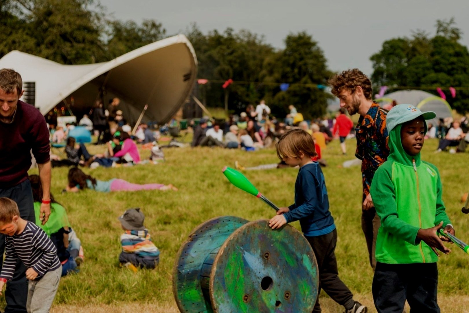 Kids Juggling.jpg