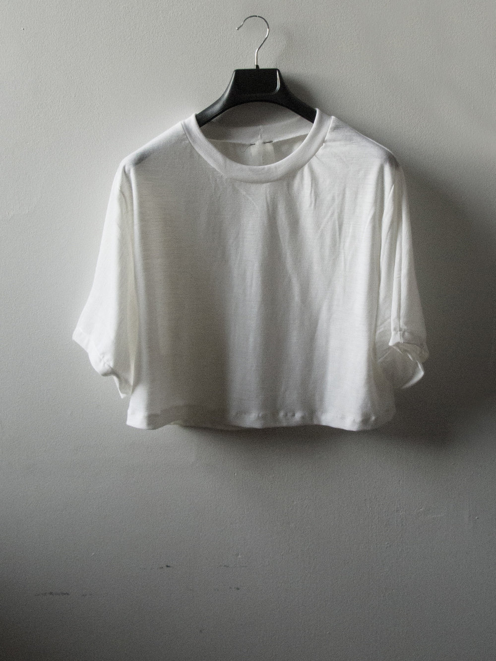 SHHORN_TEE-CROPPED-%28WHITE%29_FRONT1.jpg,