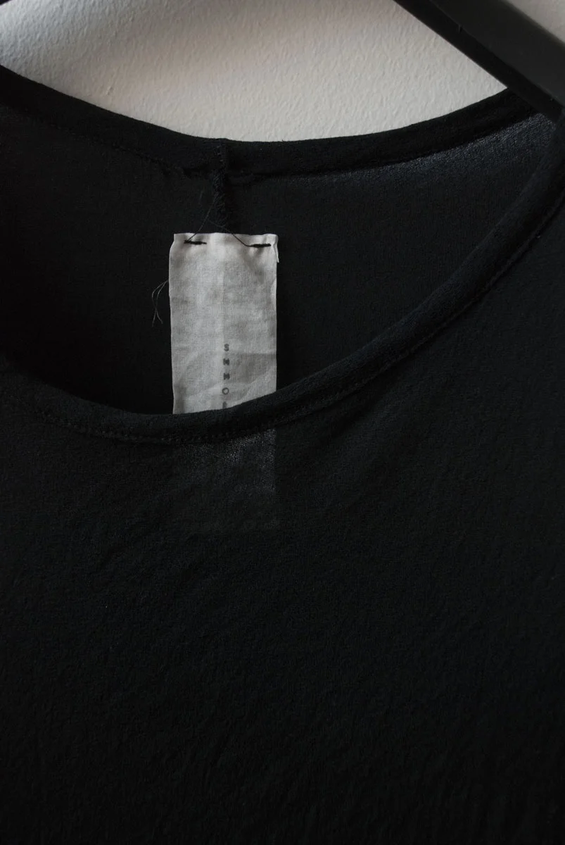 Featherweight-Tee-03.jpg,