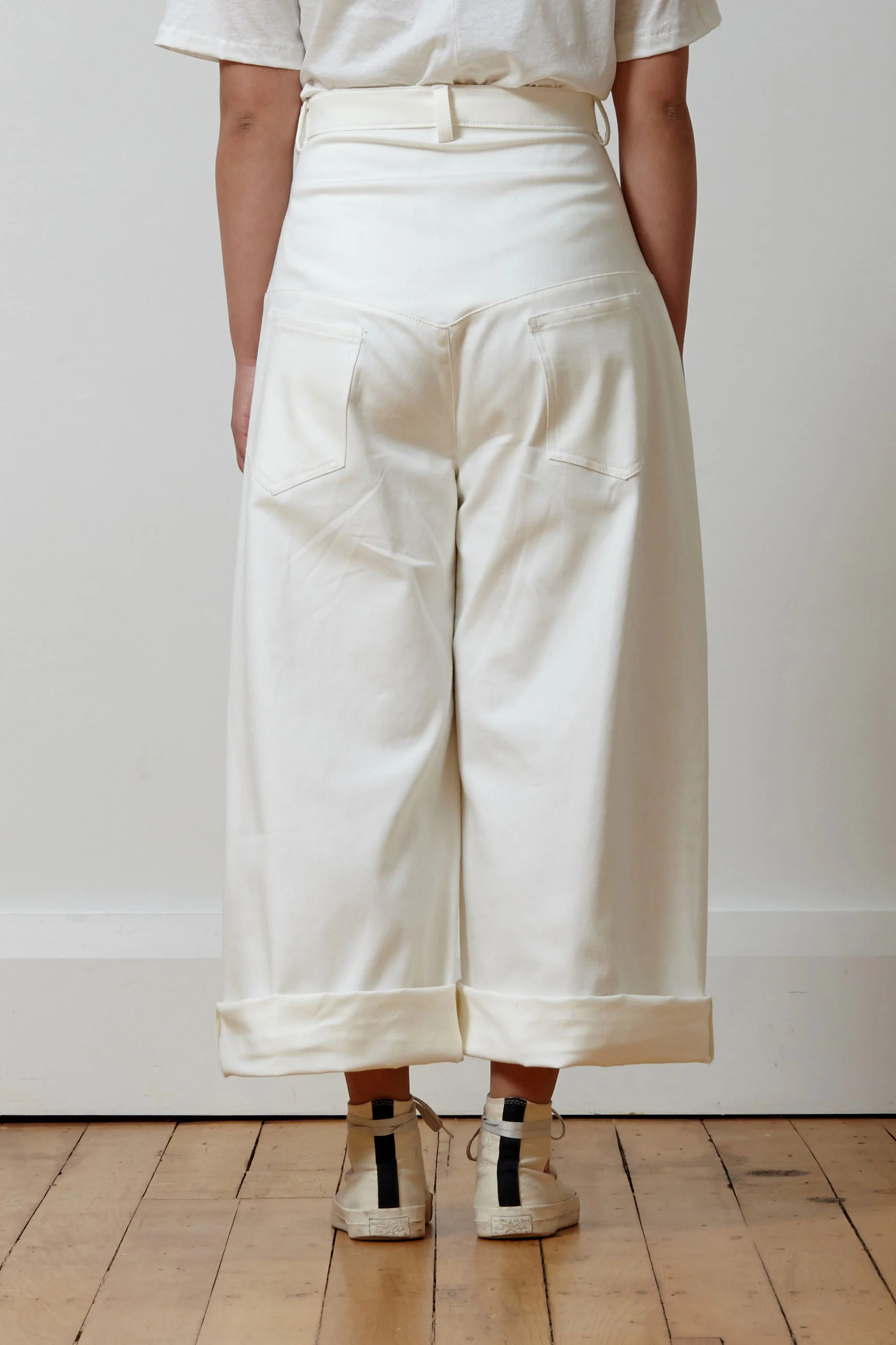 widejeanswhite2.jpg