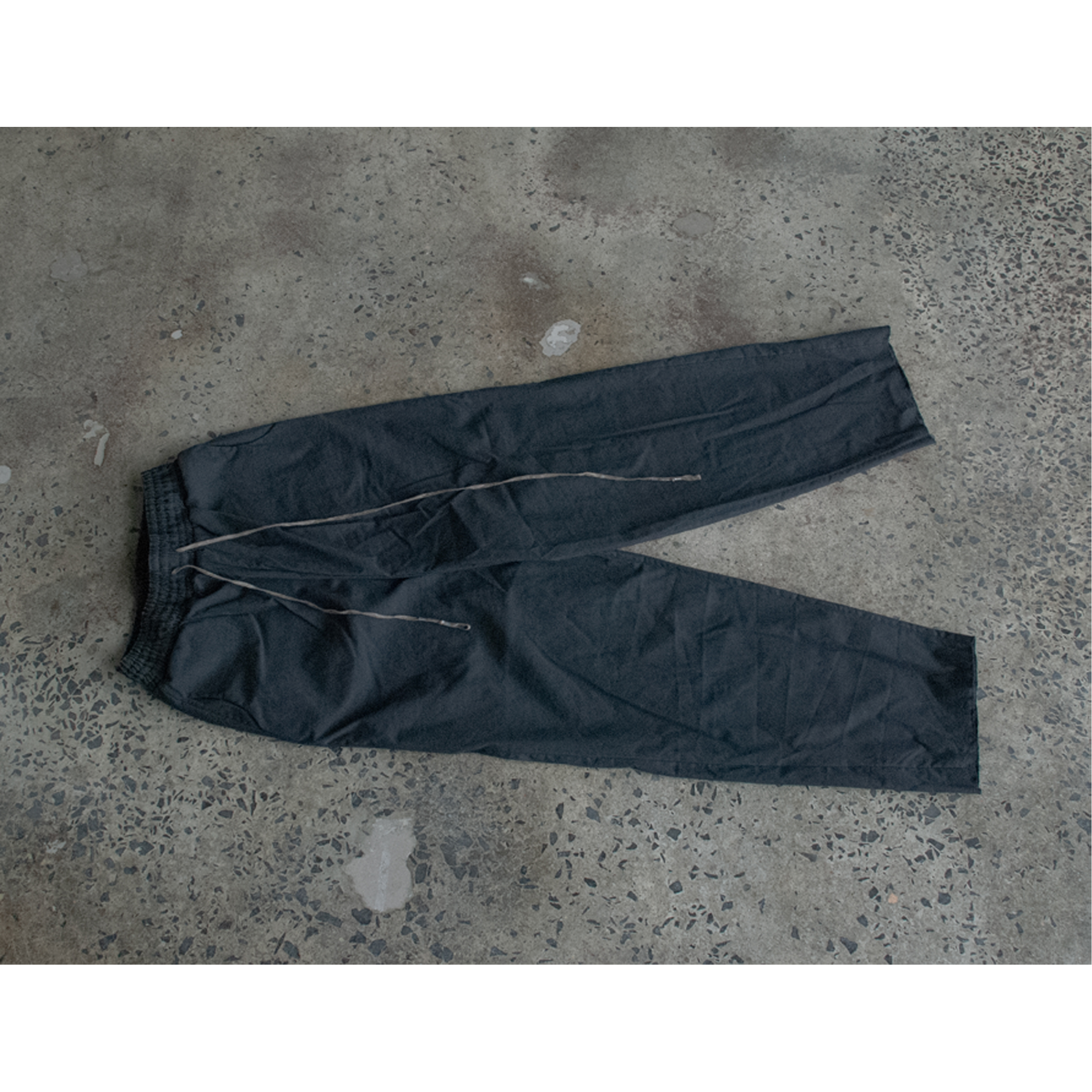 4b Drawstring Flap Trouser-5 copy.png