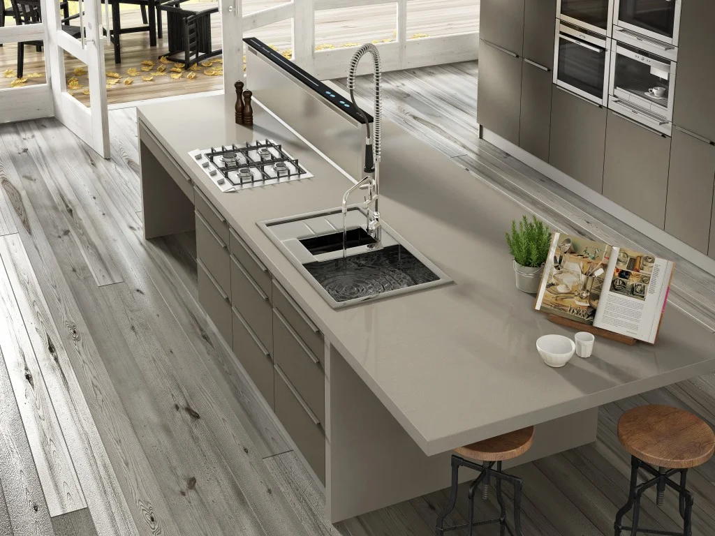 rouguiSIlestone.jpg
