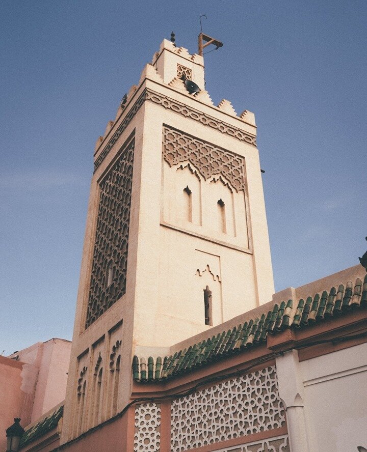 Local mosque in Marrakech⁠
#marrakechfoodie #marrakechnightlife #marrakechexpress #marrakechrestaurant #marrakechtiles  #marrakechwalls #marrakechbiennale #marrakechphotographer #marrakechmagic #marrakechriad #marrakechsouk #marrakechjamaaelfna #marr