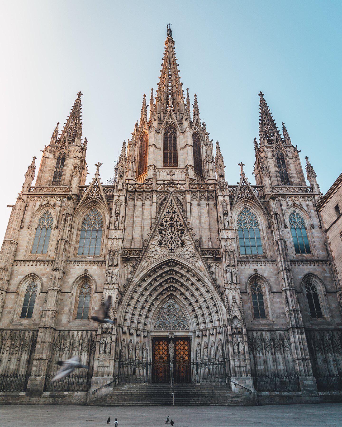 Barcelona architecture ⁠
.⁠
.⁠
.⁠
.⁠
.⁠
#barcelona #barcelonagram #barcelonacity #barcelonainspira #barcelonafc #barcelonalovers #barcelonalife #barcelonaart #barcelonaexperience  #barcelonanights #cathedral