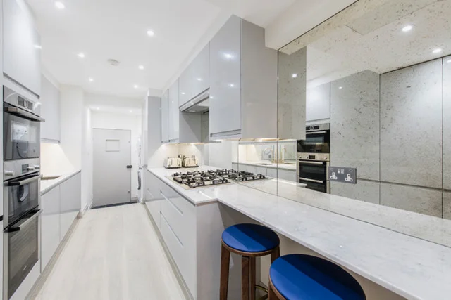 Knight Frank-Flat 77, Montrose Court-13_Lo.jpg