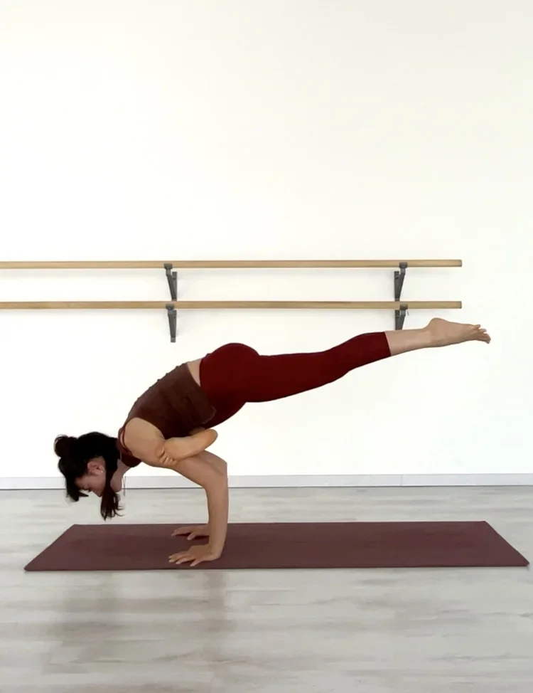 Vinyasa Yoga: con i piedi a terra e la testa fra le nuvole